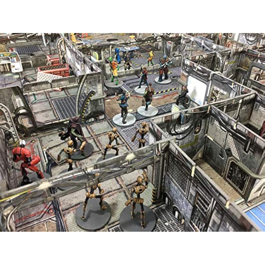 Battle Systems BSGCSC001 Core Space Starter Set - 20 x 28mm Miniatures - Board Game - Neoprene Gaming Mat - Modular 3D Terrain