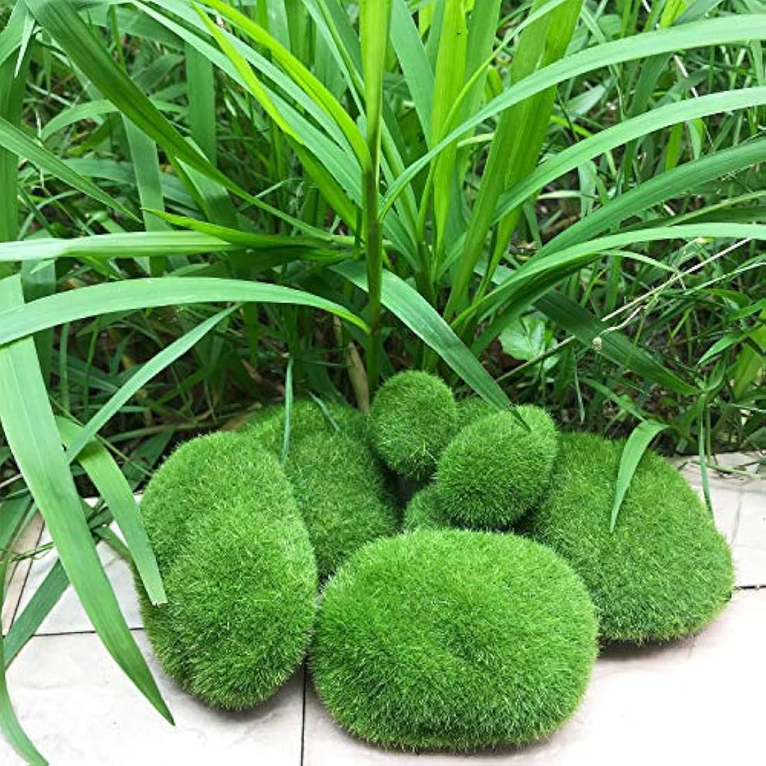 Woohome 30 PCS 3 Size Artificial Moss Rocks Decorative, Green Moss Balls, Fake Moss Decor for Floral Arrangements, Fairy Gardens and Crafting