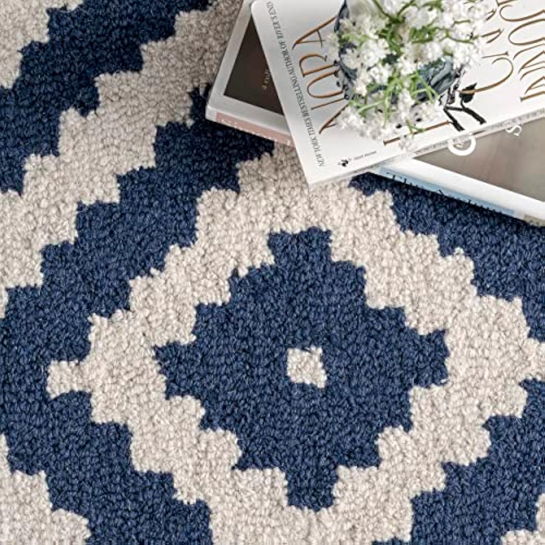 nuLOOM Kellee Hand Tufted Geometric Wool Accent Rug, 2x3, Navy