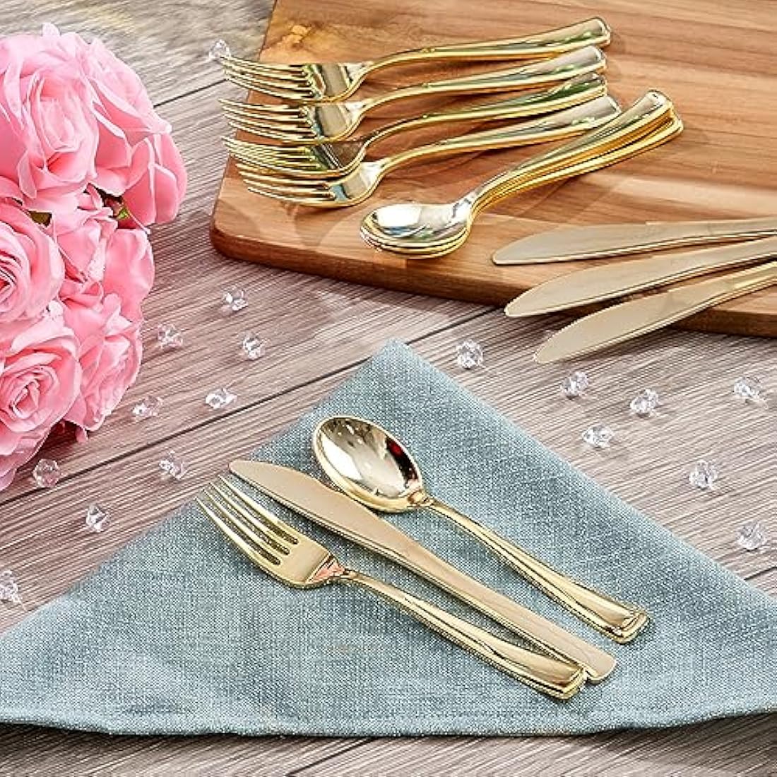 MATANA - 180 Elegant Gold Plastic Cutlery Set - 60 Knives, 60 Forks, 60 Spoons - Hand Washable, Reusable & Heavy Duty Tableware for Weddings, Birthday, Parties & Events