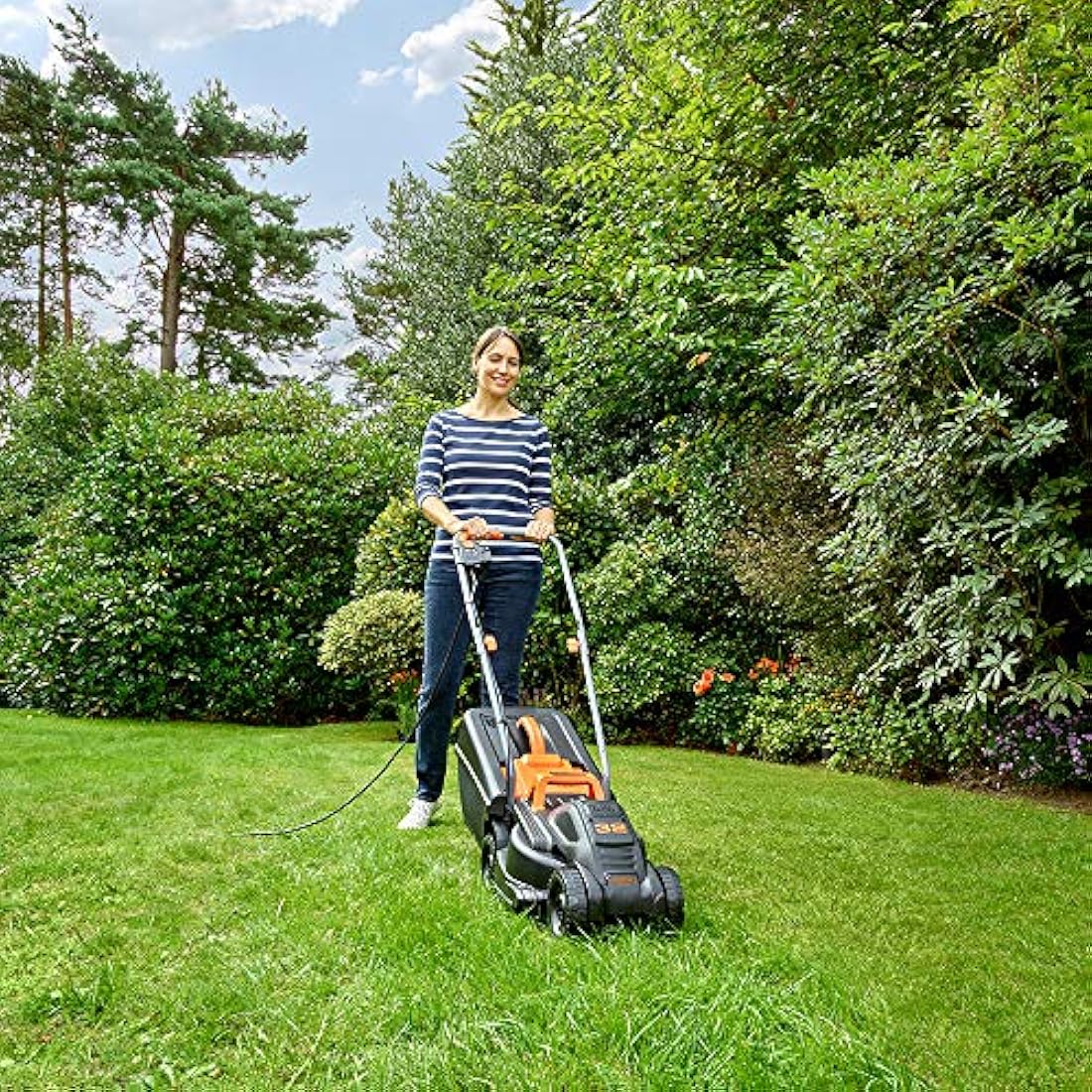 BLACK+DECKER® BEMW351-GB 1000W 32cm Electric Rotary Mower