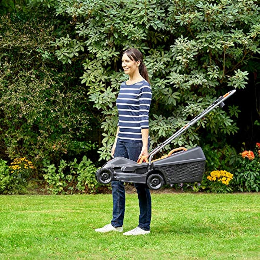 BLACK+DECKER® BEMW351-GB 1000W 32cm Electric Rotary Mower