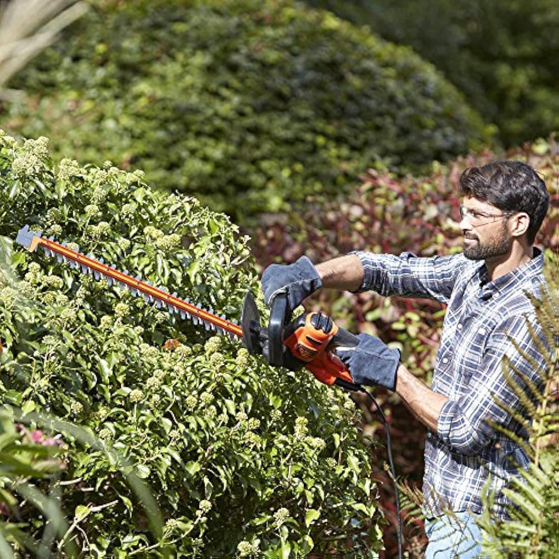 BLACK+DECKER Electric Hedge Trimmer, 600W, 60cm Dual Action Asymetric Steel Blades, 35cm, BEHTS501-GB