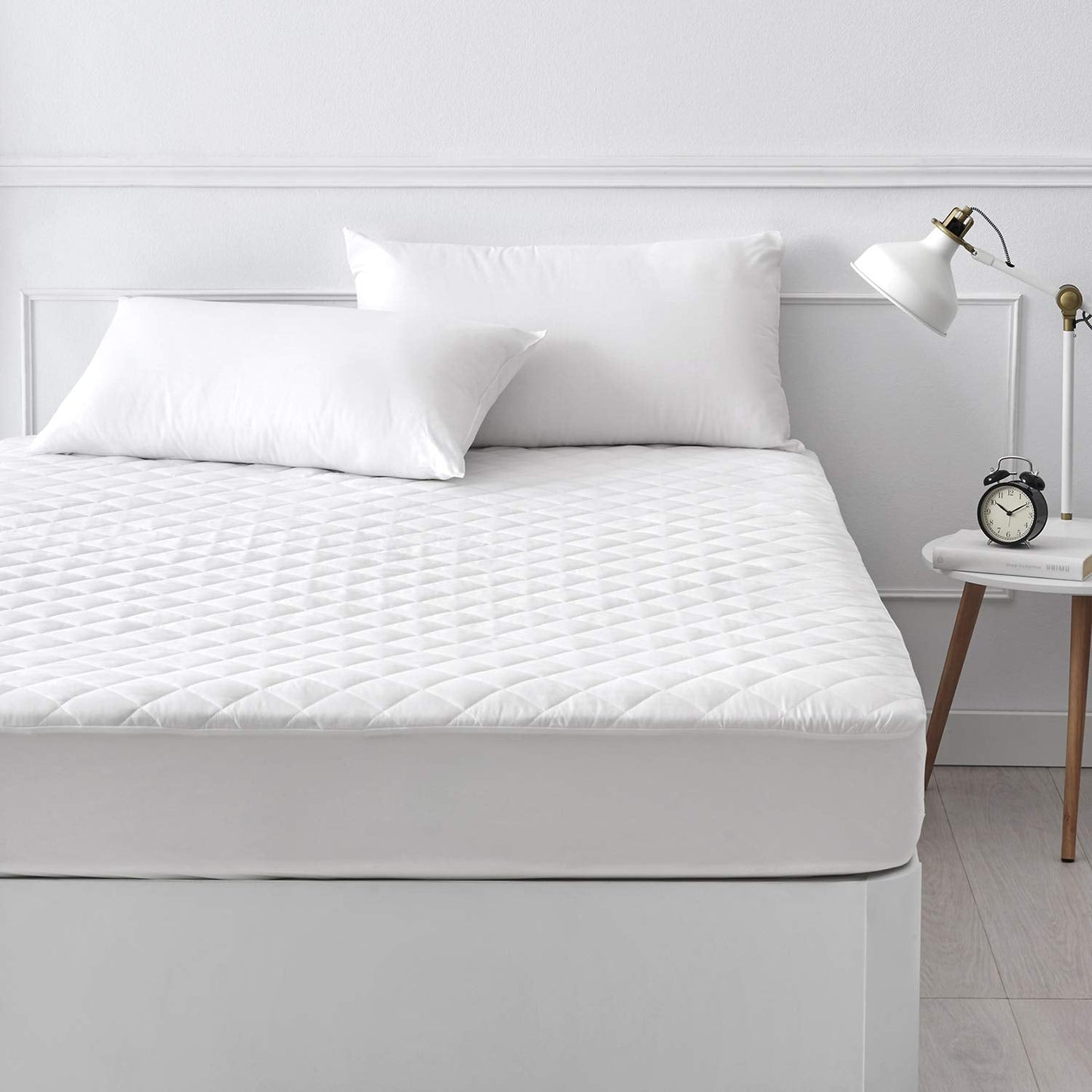 Pikolin Home - Mattress Protector 120 x 190/200 cm – Padded and Breathable, Adjustable, Hygienic Treatment, Oeko-Tex Certified, for 120 cm Beds