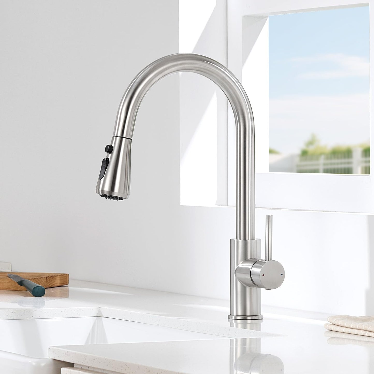 DERW Kitchen Tap, Pull Out Kitchen Mixer Tap, 360? Swivel Spout, 2 Modes Spray, Stainless Steel Construction, Anti-Splash, Single Handle Easy Control,