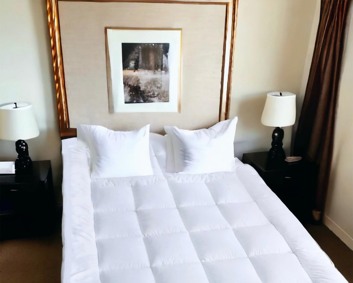 VL Mattress Topper 4Ft Small Double Size 10cm Thick Microfiber Quilted Fluffy and Soft Mattress Protector with Strong Corner Straps for Firm Grip