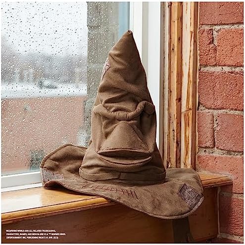 Wizarding World, Talking Sorting Hat with 15 Phrases for Harry Potter Pretend Play Kids’ Fancy Dress Role Play Toys for Ages 5 and up, Brown