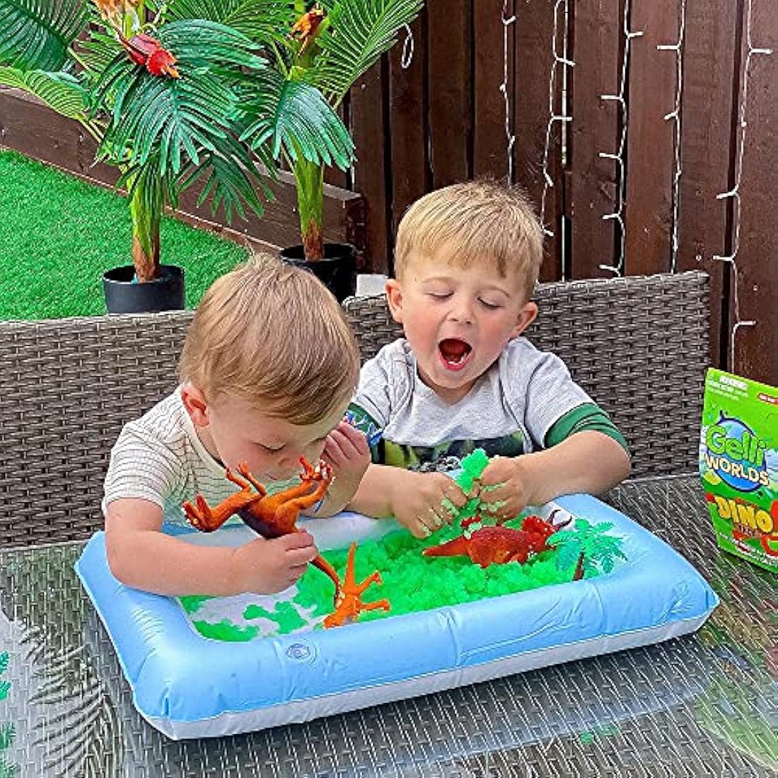 Zimpli Kids - Gelli Adventures Dino Pack, 5 Use, 8 x Dinosaur Figures, Inflatable Tray, Imaginative Prehistoric Dinosaur Playset, Educational Science Kit for Boys and Girls, Children's Role Play Toy