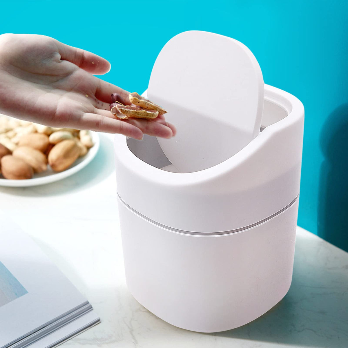 LTHERMELK Mini Desk Bin, White Plastic Desktop Trash Bin with Lid, Small Office Table Bin for Bathroom, Office, Kitchen, Bedroom,Toilet