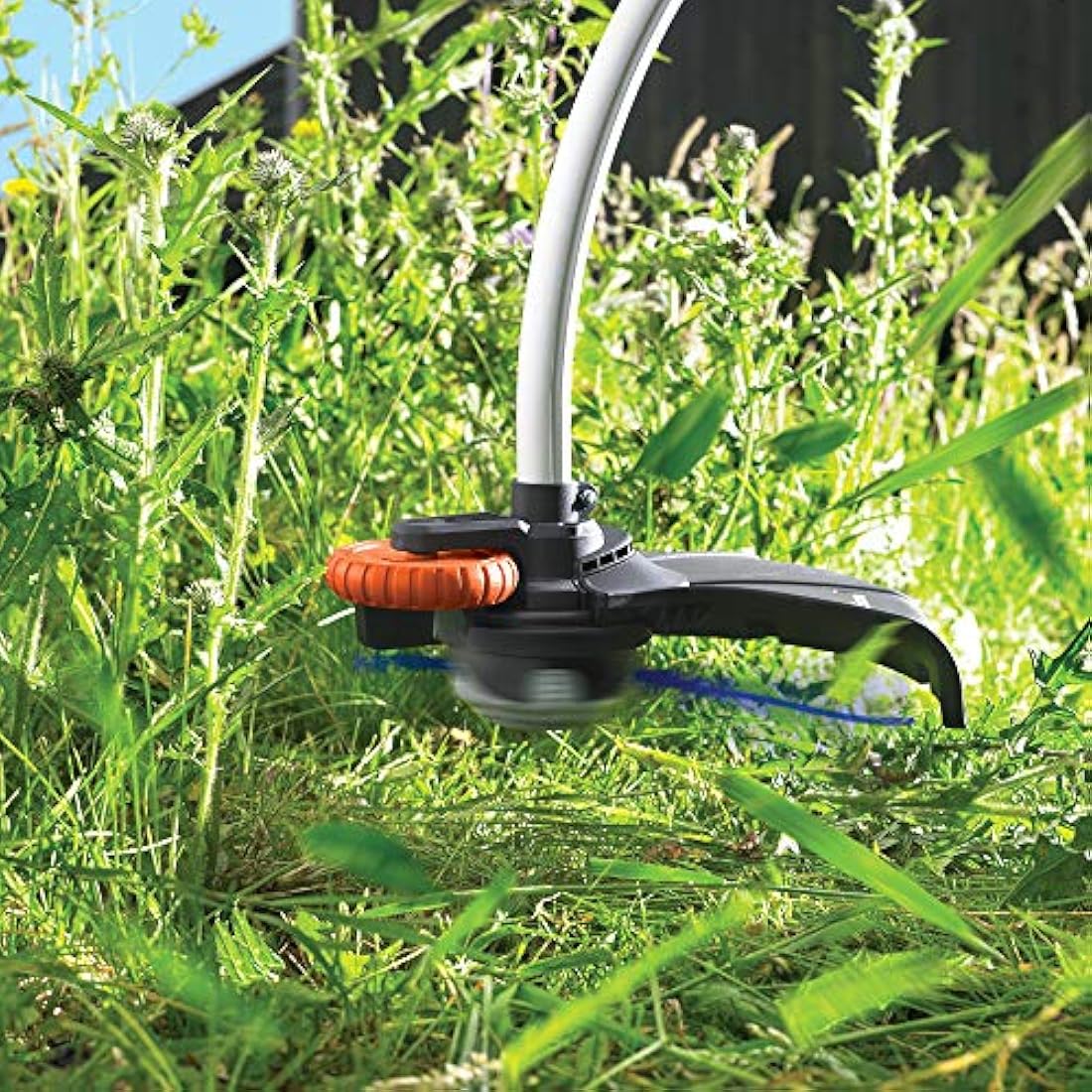 BLACK+DECKER Electric Strimmer, 700W, 240V, Corded, Automatic Single Line Feed, Cutting Width 33cm, GL7033-GB