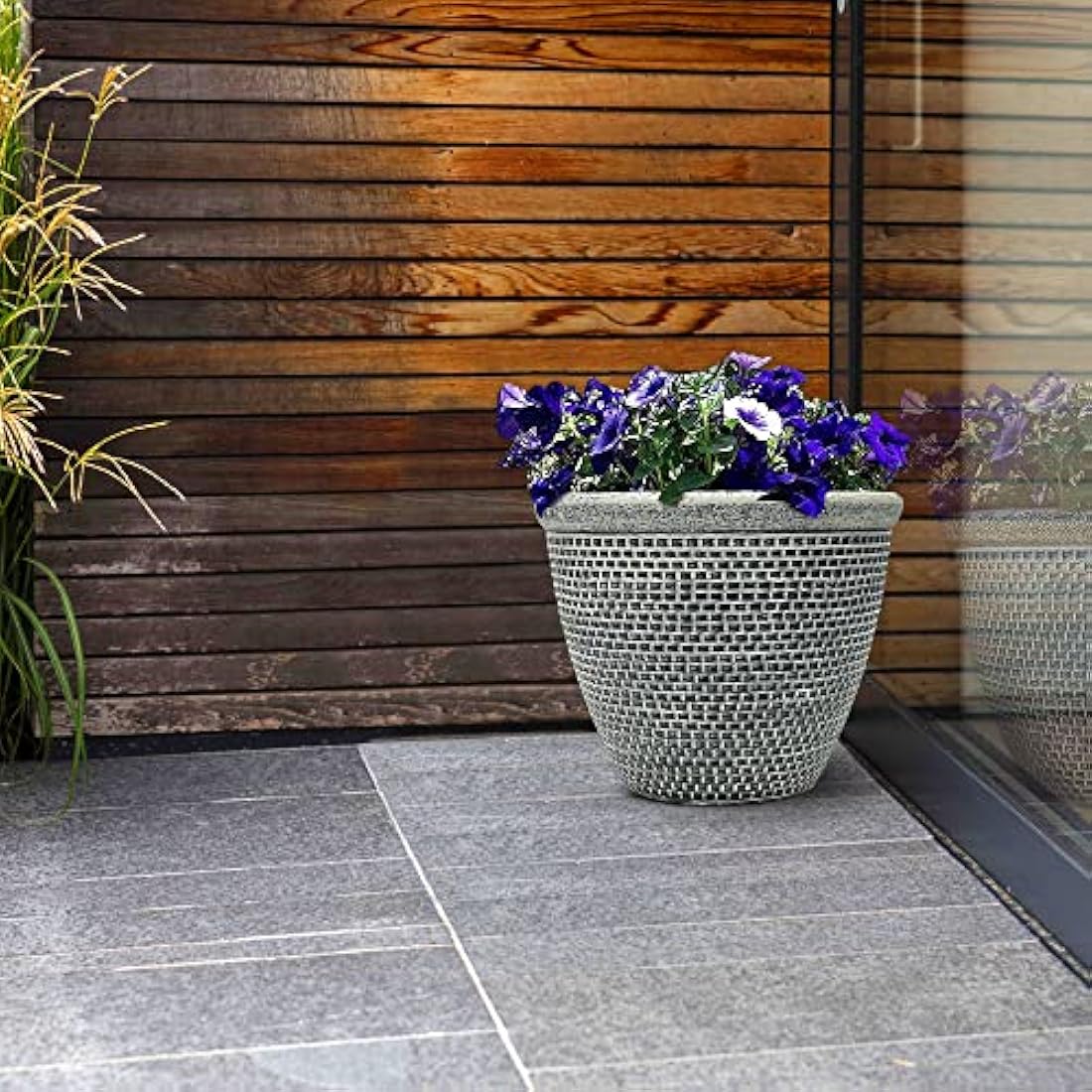 SG Traders Plastic Round Cromarty Plant Pot Flower Pot Planter Garden Decoration Antique Silver 25cm Planter, Outdoor Flower Pots Outside Garden Planters Outdoor With Drainage Holes (Pack of 2)