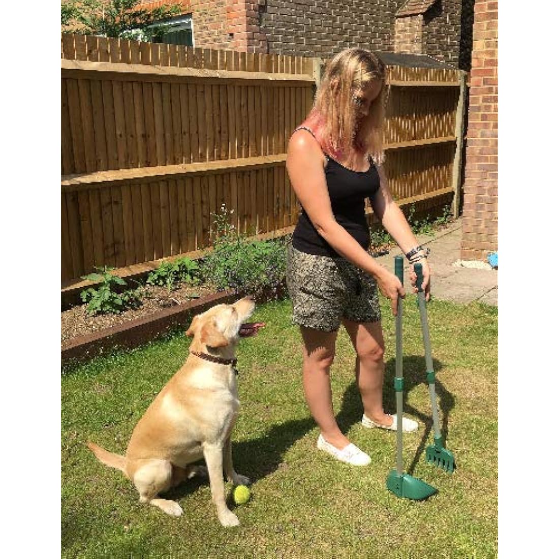 MDC Arms Length Pooper Scooper for Dogs – No-Bend Pet Waste Picker with Rake and Scoop – Ideal for Grass or Paths – Easy Clean Garden Waste Remover – Long Handle & Lightweight Design