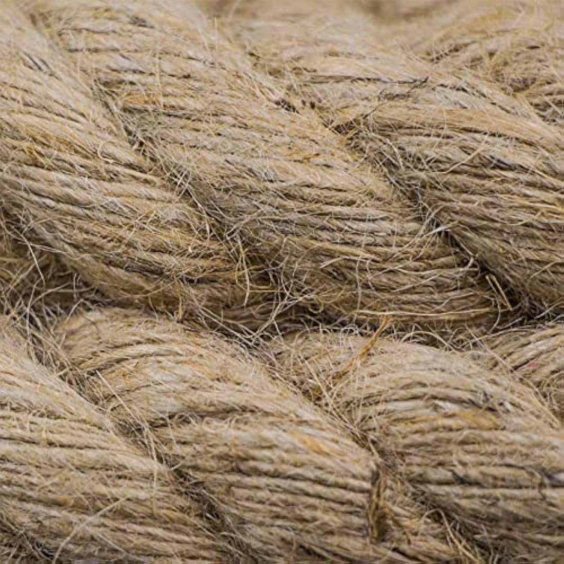 Aoneky Jute Rope - 20/25/30/40mm Heavy Duty Twisted Natural Hemp Rope for Garden, Tug of war, Nautical, Cat Scratching Post, Chandelier, Climbing Hammock and DIY Art Ideas for Decorate (40mm / 15m)