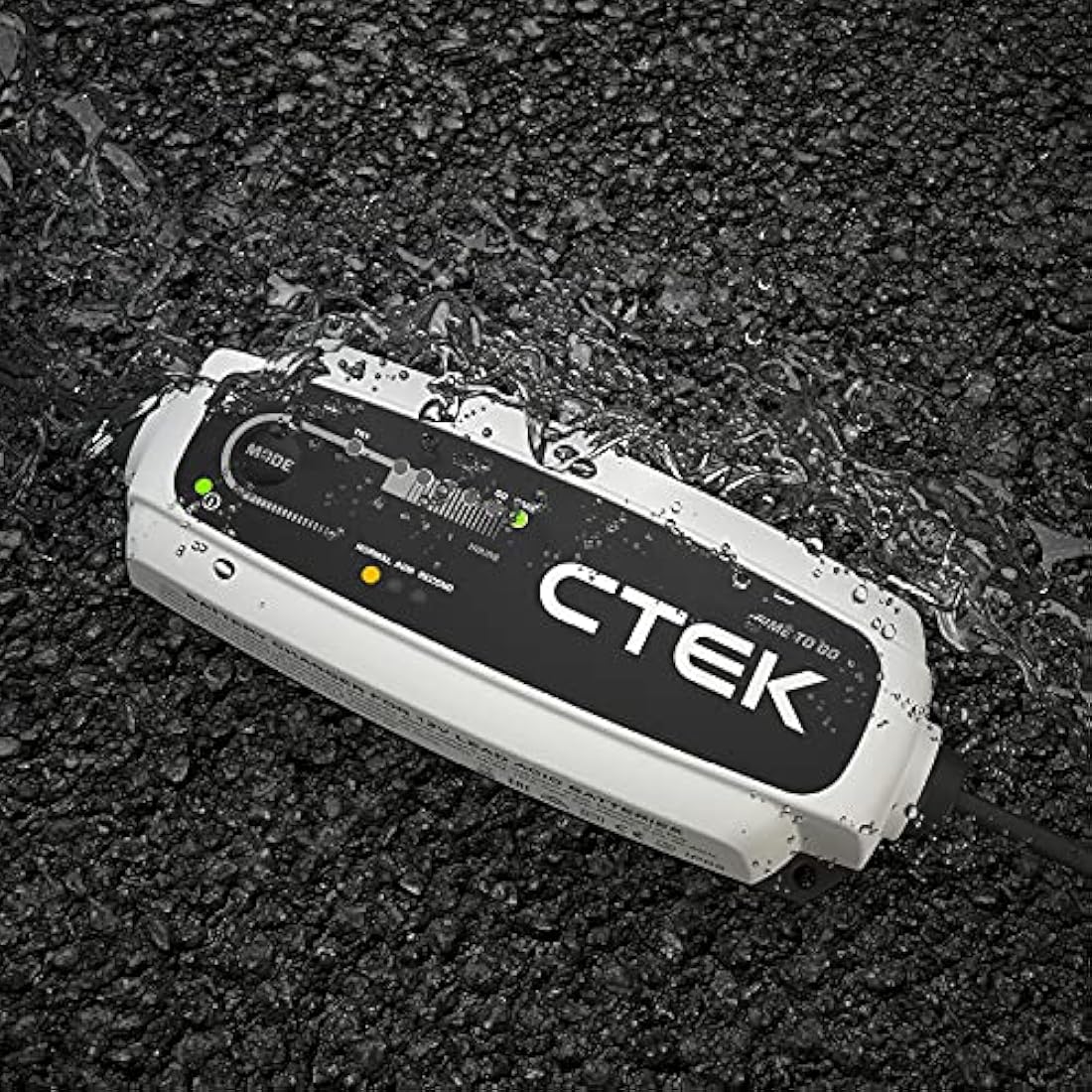 CTEK CT5 Time to Go - Fully Automatic Battery Charger with Countdown Display (Charges, Maintains and Reconditions Car and Motorcycle Batteries) 12 V, 5 Amp