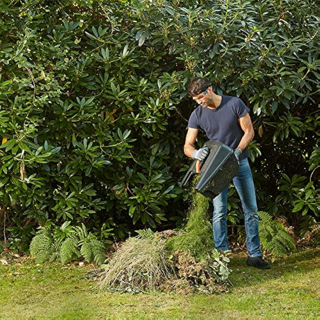 BLACK+DECKER® BEMW351-GB 1000W 32cm Electric Rotary Mower