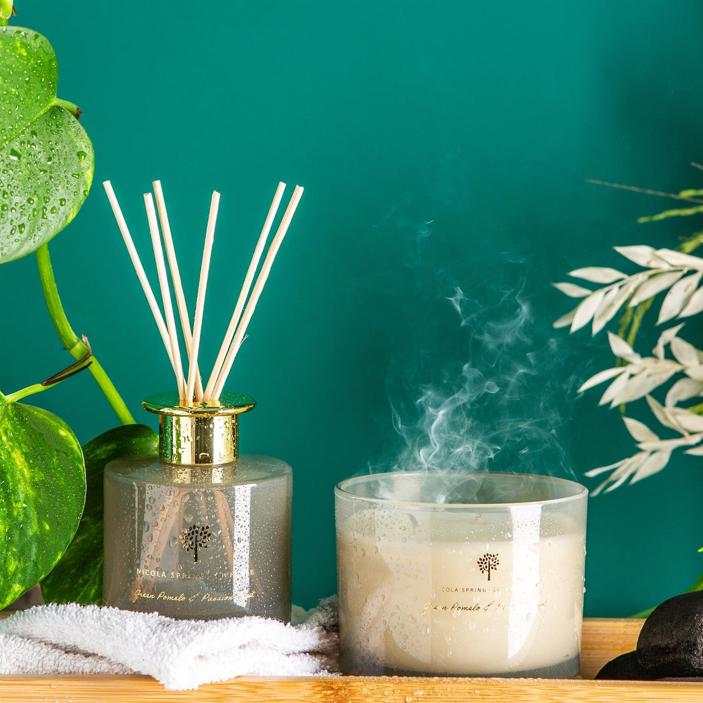 350g Double Wick Green Pomelo & Passion Fruit Soy Wax Scented Candle