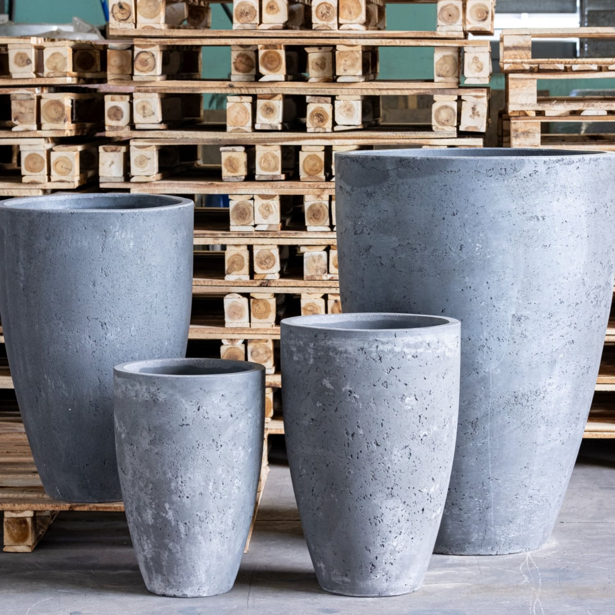 Vessara | Onyx Dusk – 40cm Large Concrete Vase Planter – 15L Tall Indoor Outdoor Pot