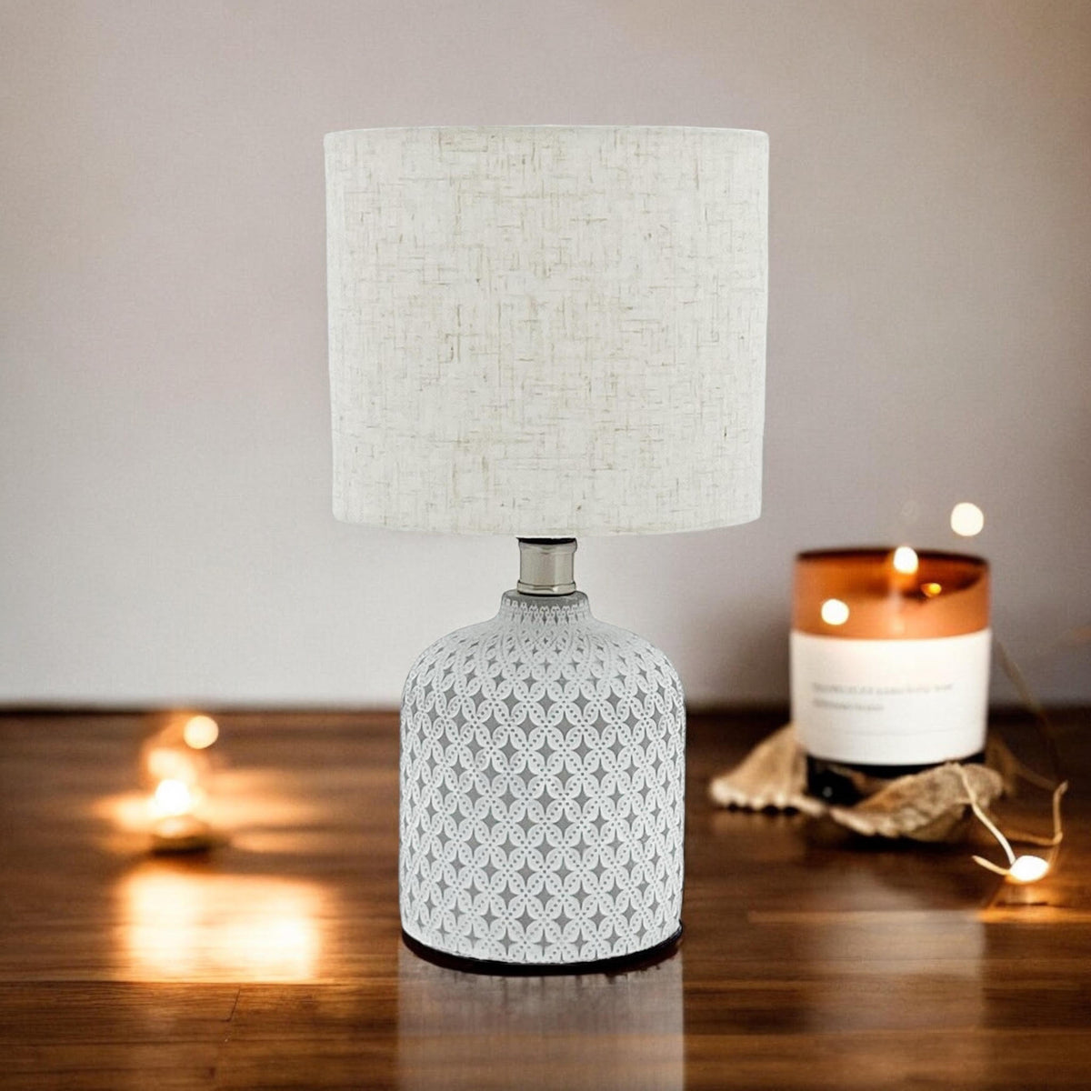 20CM TABLE LAMP AND SHADE