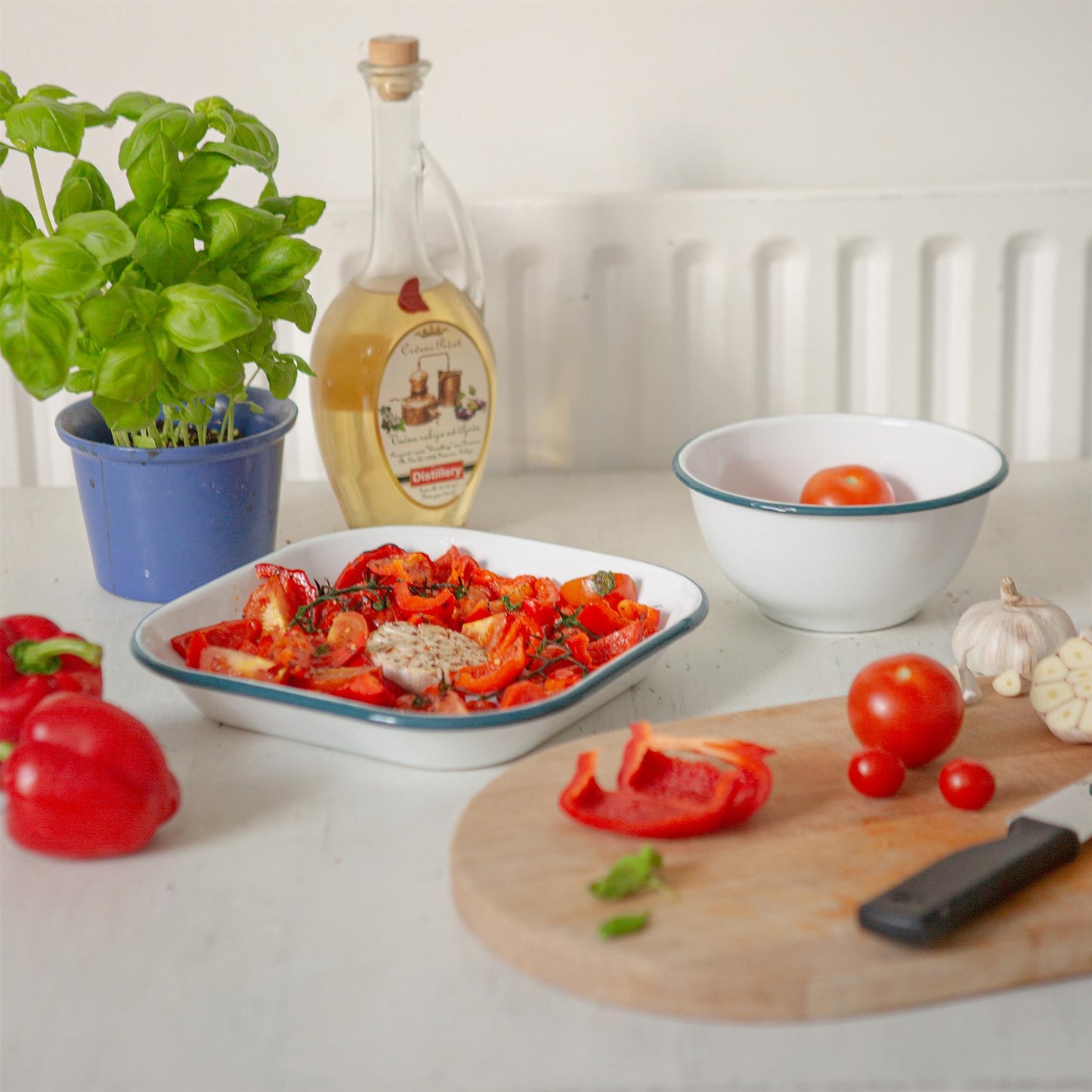 24.5cm x 24.5cm White Square Enamel Baking Tray
