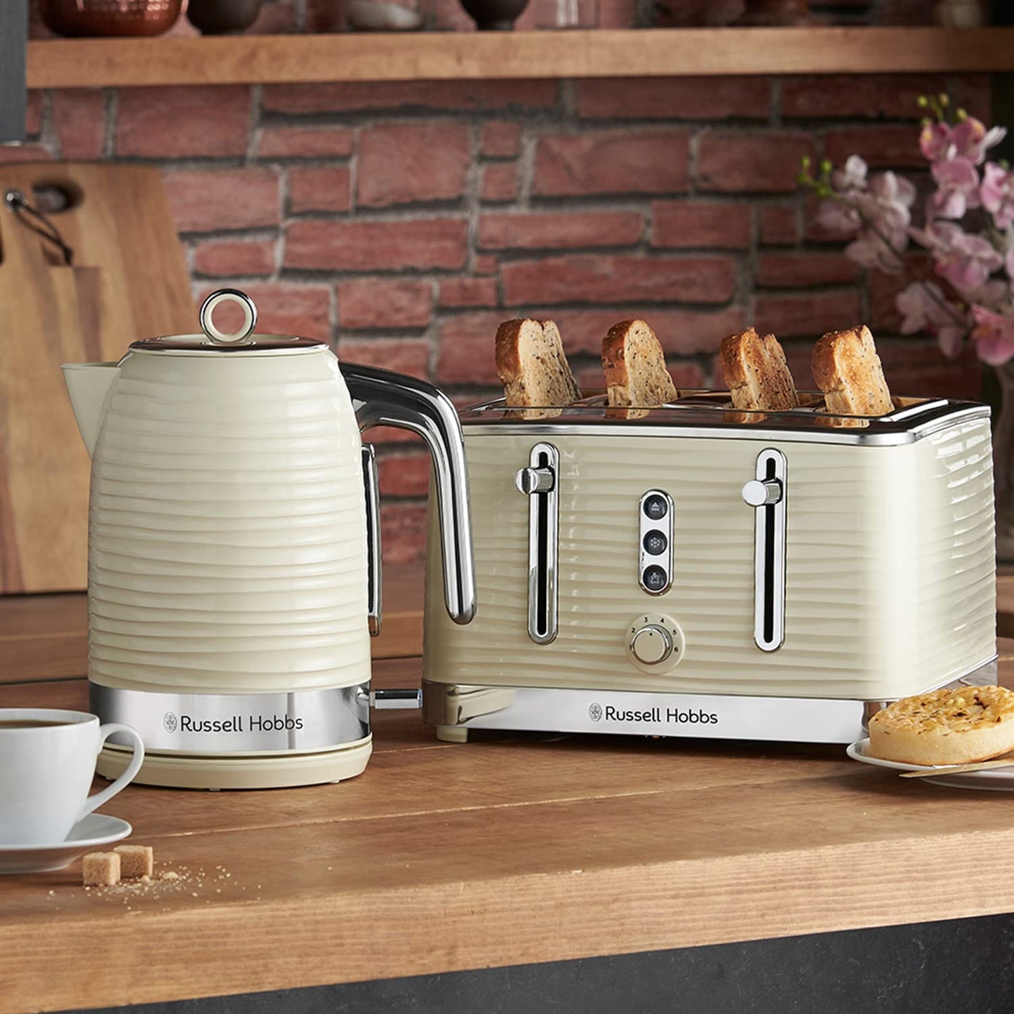 Russell Hobbs Inspire 4 Slice Toaster (Extra wide slots, High lift feature, 6 Browning levels, Frozen/Cancel/Reheat function with Blue LED