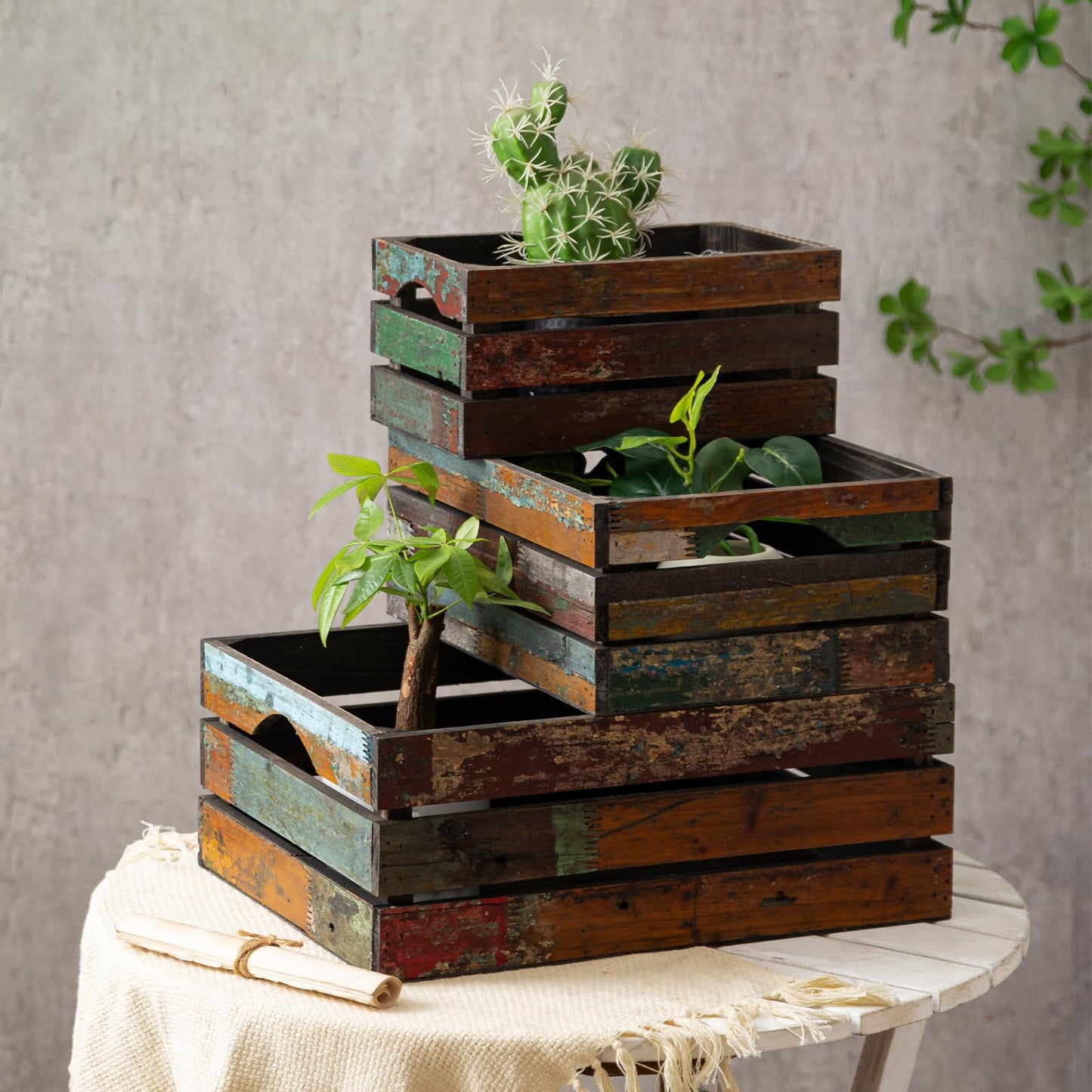Venalys Set of 3 Distressed Wood Nesting Crates, Rustic Storage Wooden Crate Boxes, Farmhouse Stackable Wooden Basket Containers for Display (Random)