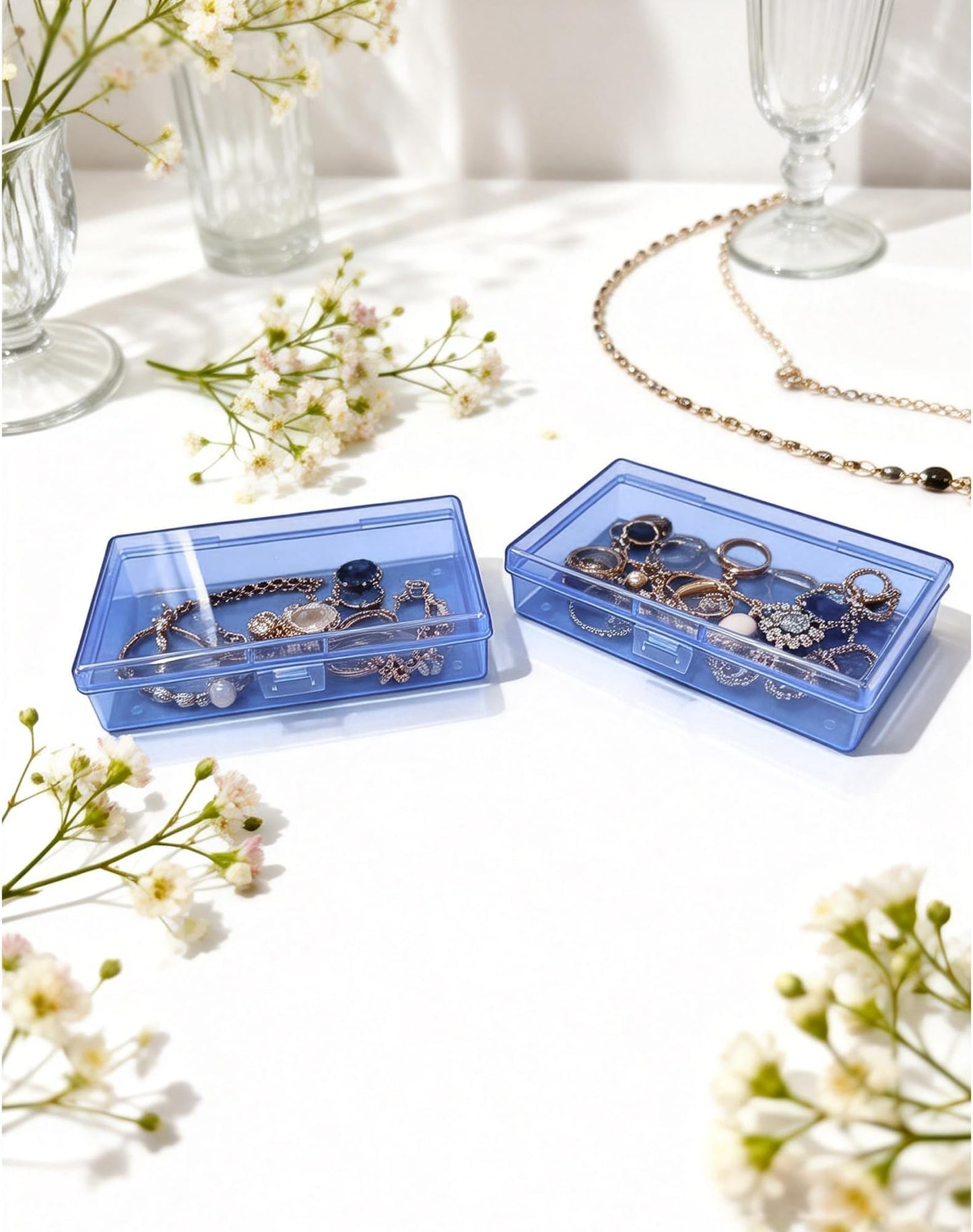 Forever bene 8 Blue Small Plastic Containers with Lids, 8 Pieces, Blue, each piece measures 13,5 × 8 × 3 cm
