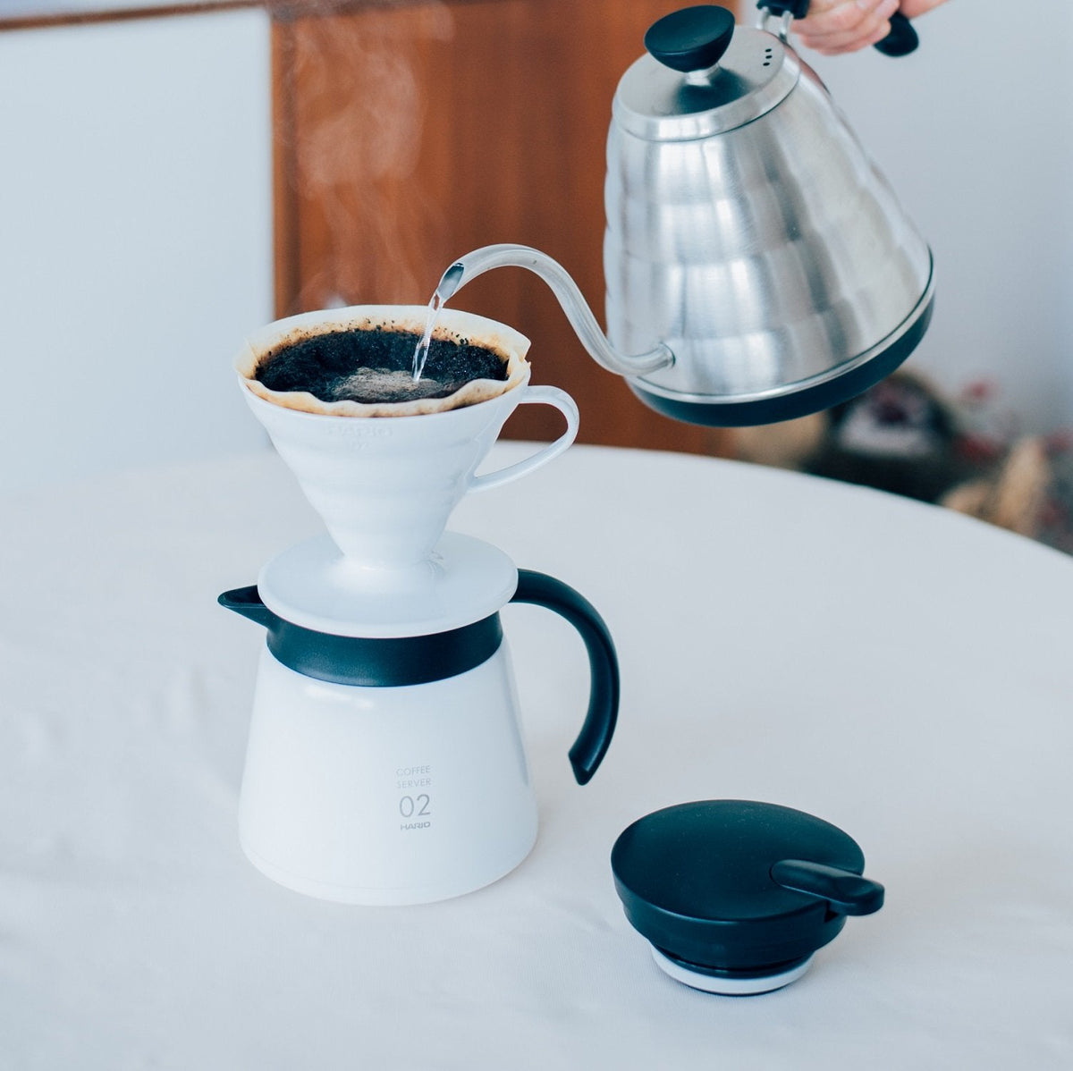 Hario CD-V60-02-white-600ml Thermal jug Insulated Server V60-02-white-600ml, Stainless Steel, White