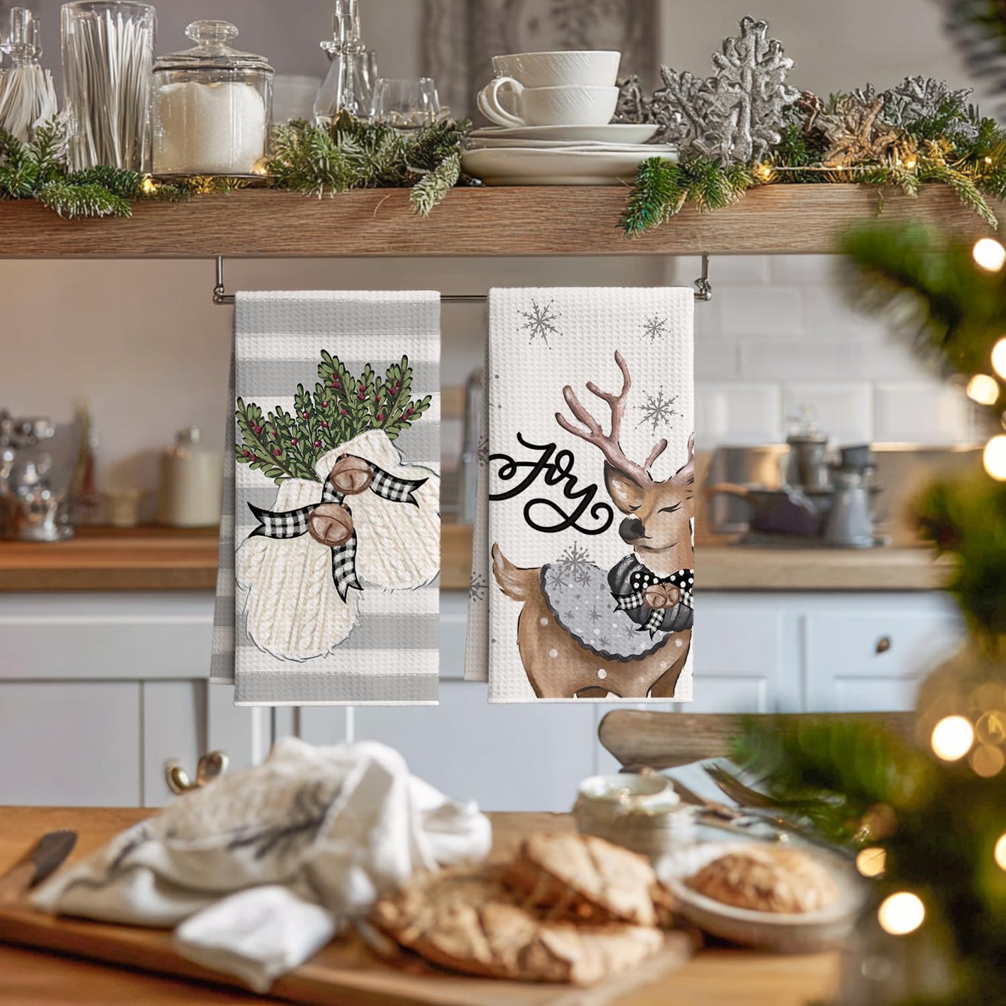Artoid Mode Gloves Snowman Reindeer Christmas Kitchen Towels Dish Towels, 42x65 cm Snowflake Xmas Microfiber Cloth Kitchen Drying Decoration Set of 4