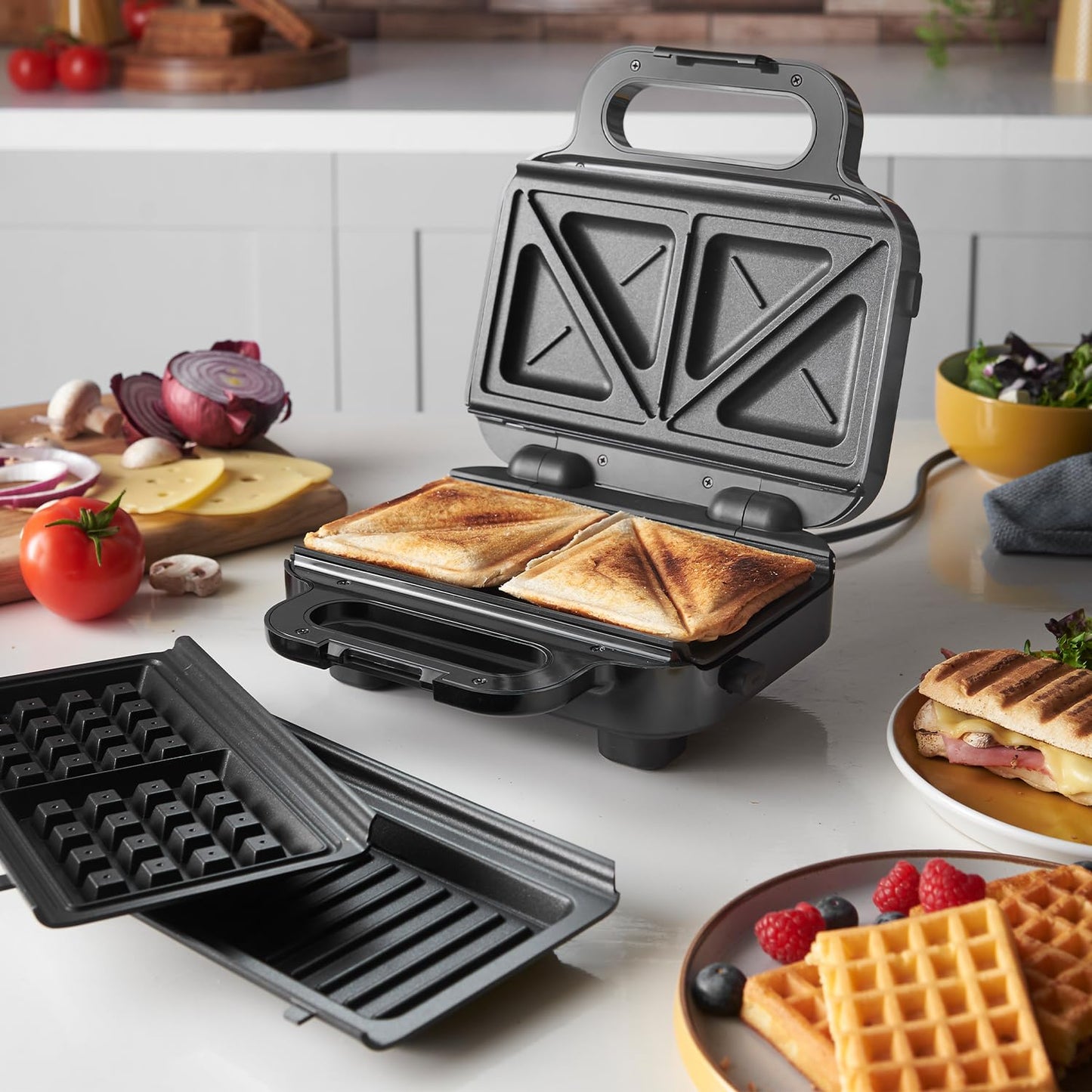 Russell Hobbs Sandwich Maker 3 in 1 Creations (Waffle maker, panini press or grill, 3 removable plates with non-stick coating, dishwashersafe parts,