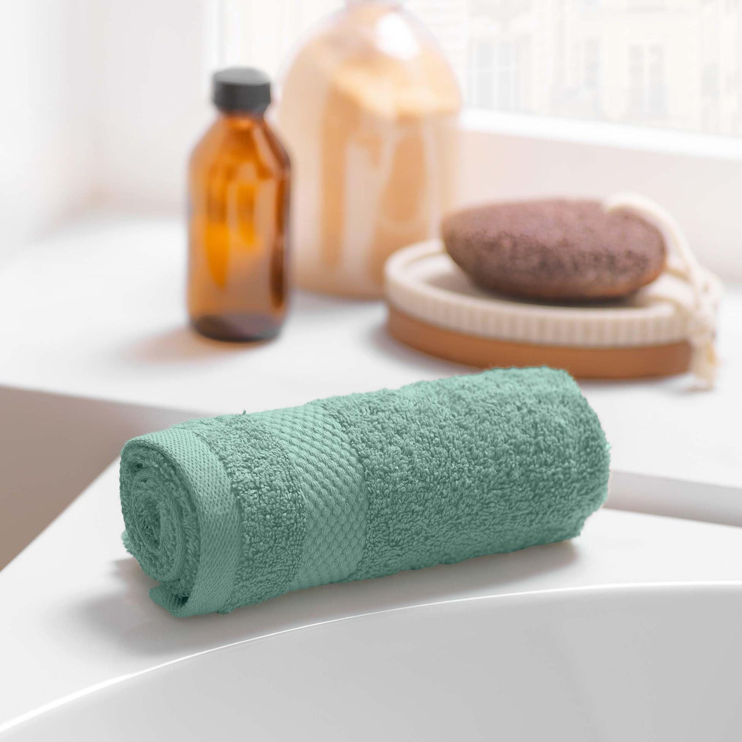 Douceur d'Intérieur, Elegance Celadon Guest Towel (30 x 50 cm) 100% Cotton Plain