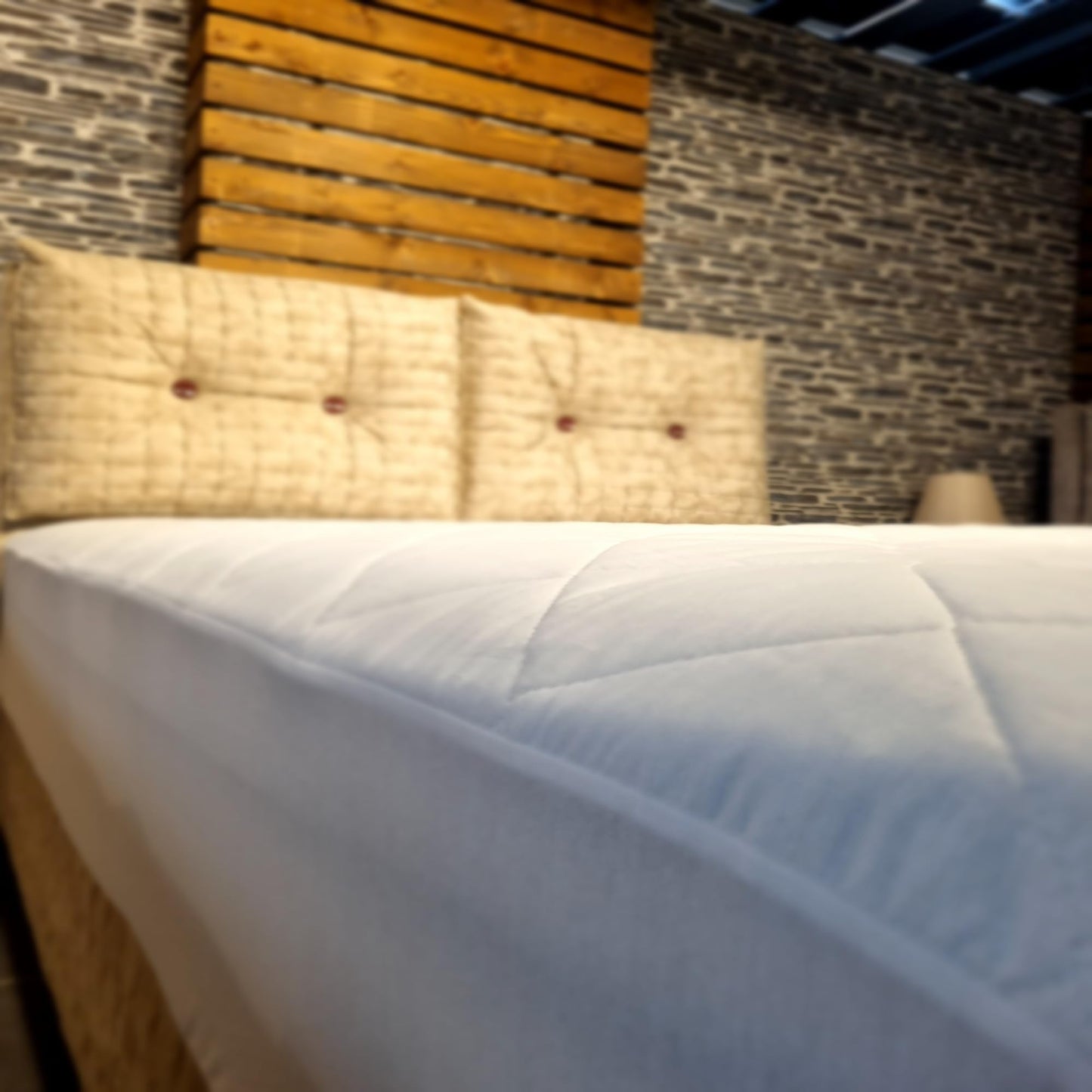 Cotton Mattress Protector, Waterproof, Quilted with Anti-Allergic, Anti Dust Mite, Soft and Quiet, Breathable (White, 180 x 200 cm)