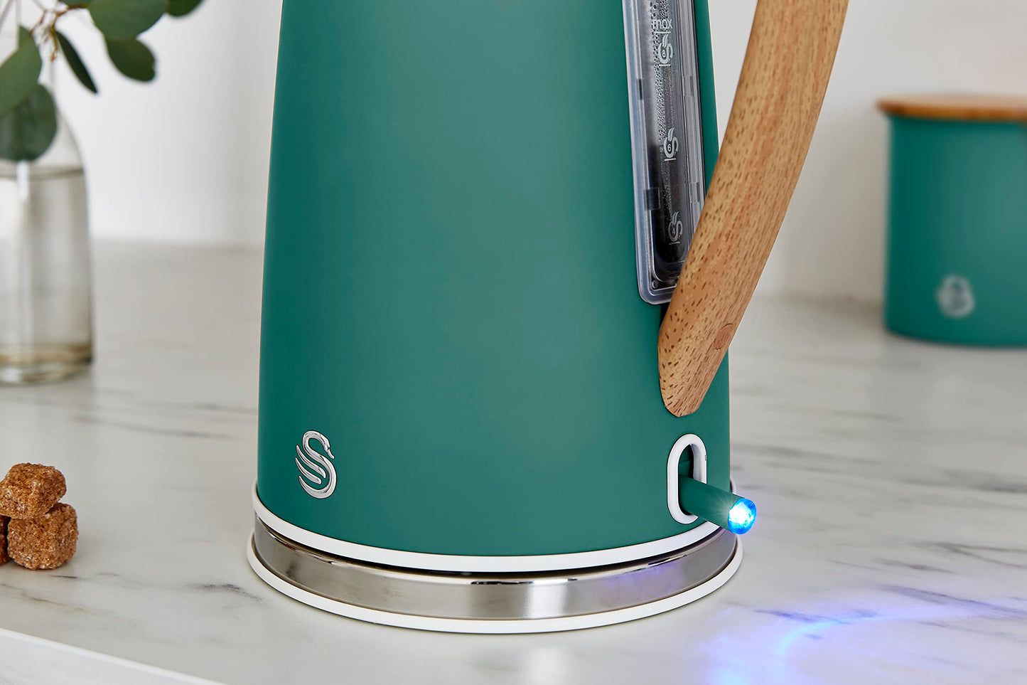 Swan SK14610GREN Nordic Jug Kettle, Wood Effect, Soft Touch, 1.7L 3KW, Matte Pine Green