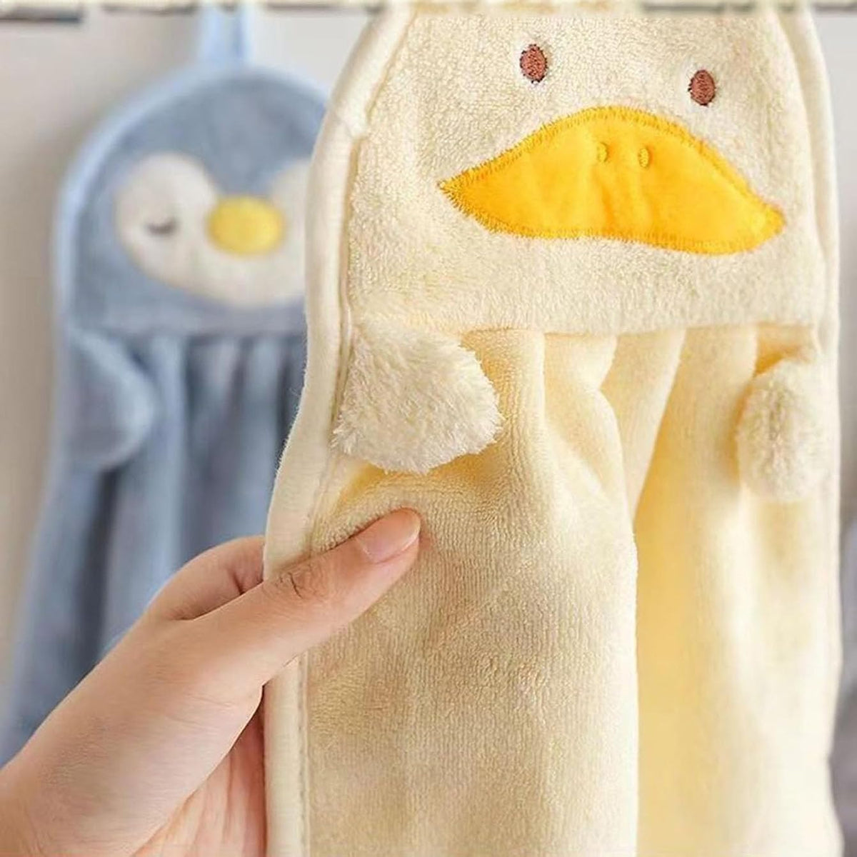 Wxinsheng 3Pcs Cute Animals Hand Towels,Soft Coral Velvet Microfibre Absorbent Towels with Hanging Loop for Kitchen & Bathroom Quick-Dry Washcloth