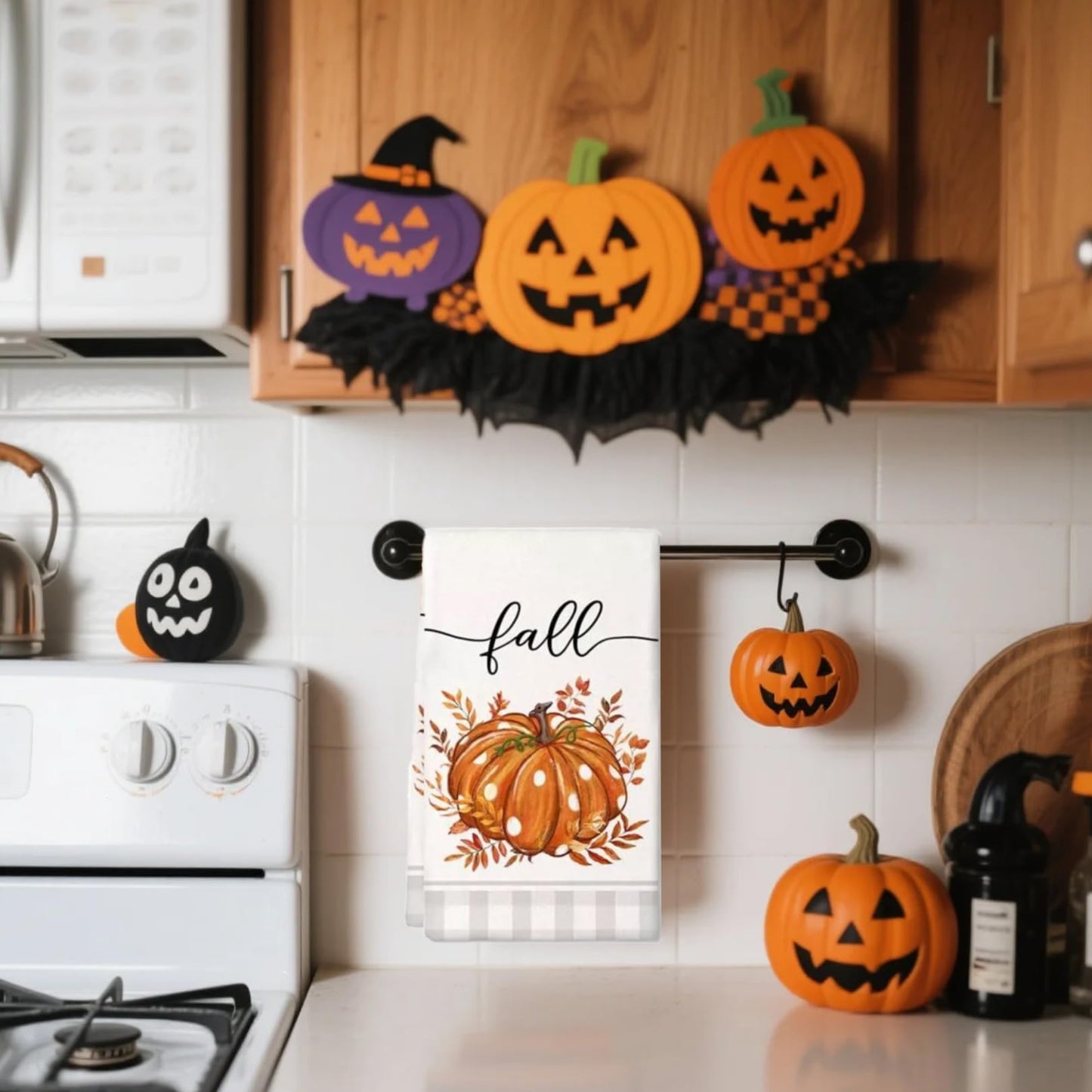 Sgehenr 2Pcs Autumn Decorations Tea Towel,40 * 60CM Fall Decor Eukalyptus Leaves Pumpkins Autumn Decor Kitchen Towels Dish Towel Multi-Purpose Fall