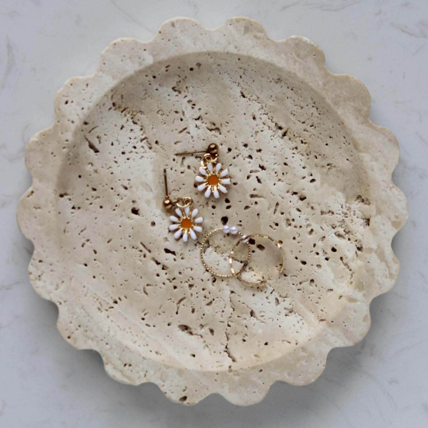 Natural Small Marble Tray 16cm, Round Scalloped Tray for Nightstand Dresser, Jewelry Tray for Women's Gift (Beige Travertine)