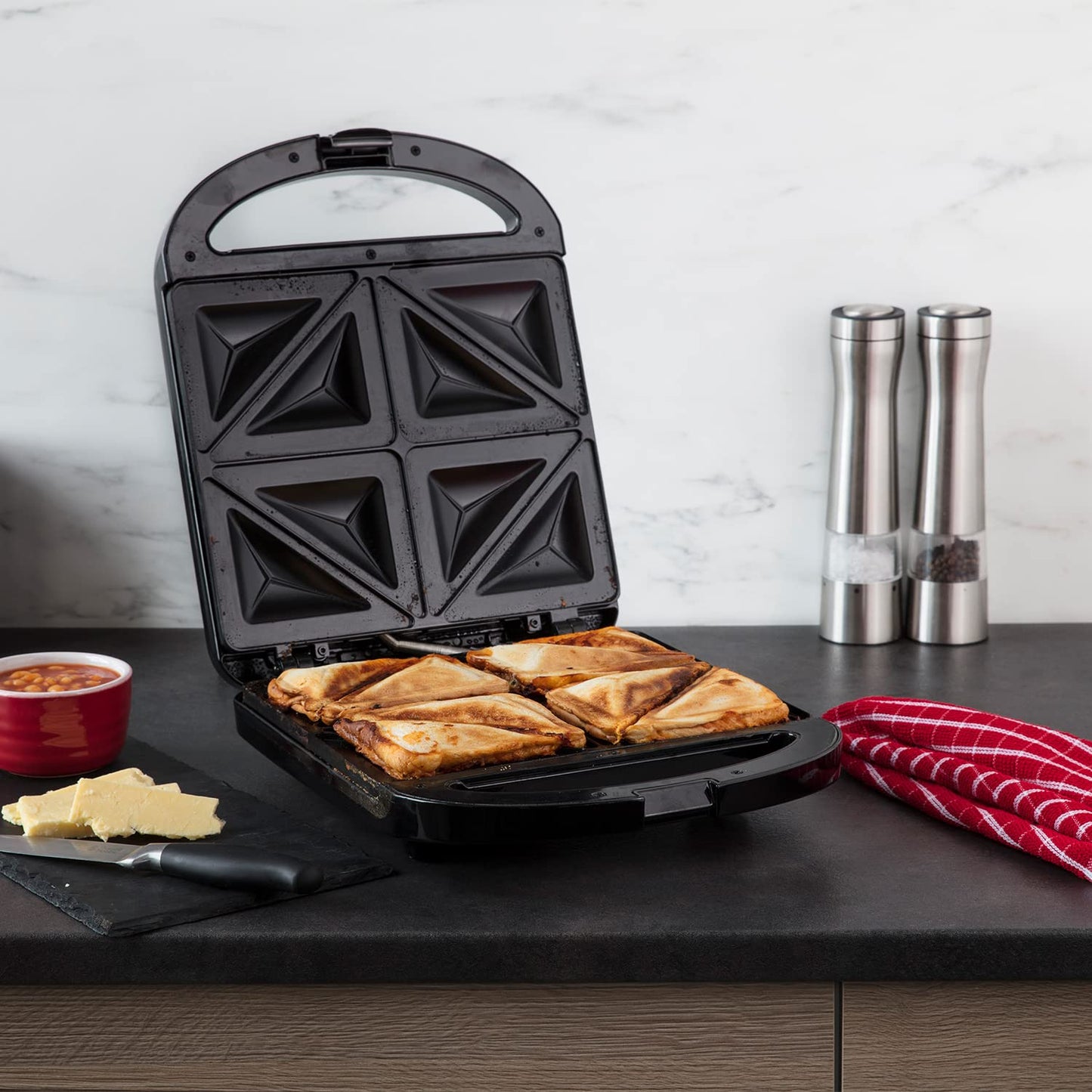 Russell Hobbs Deep Fill Sandwich Toaster/Toastie Maker  Makes 4 Toasties, Cuts & seals, Non-stick easy clean plates, Verticle storage, Power On &