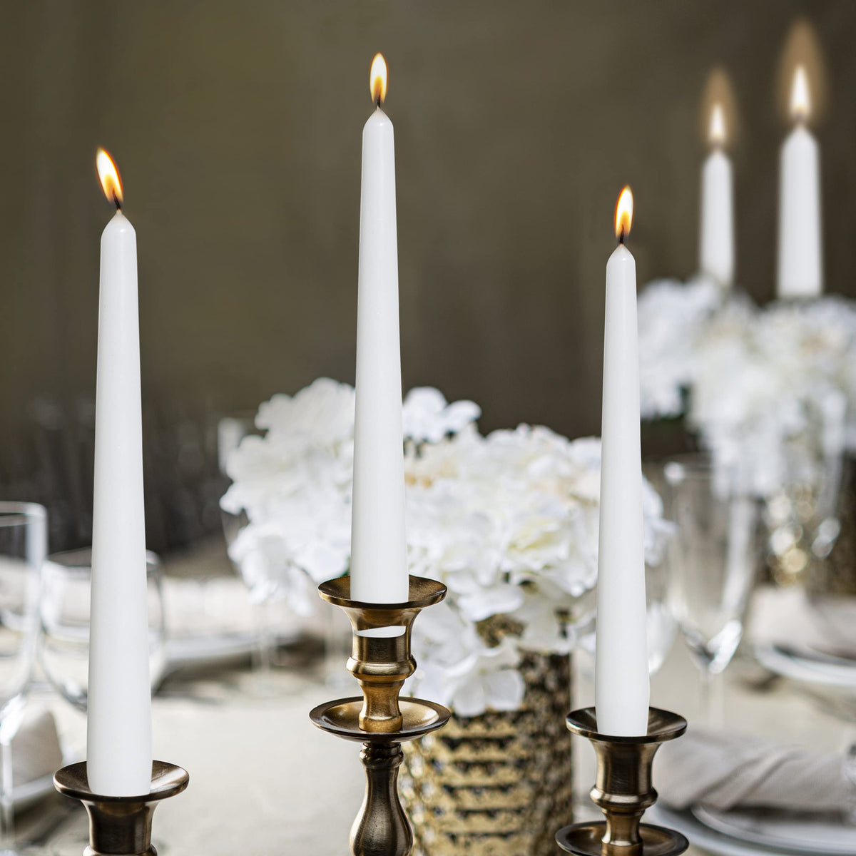 Bolsius Tapered Dinner Candles (Pack of 100), White, Length: 25.4 cm/10 inch, Wax Candles, Tabletop Restaurant Candles, Romantic Dining, P960