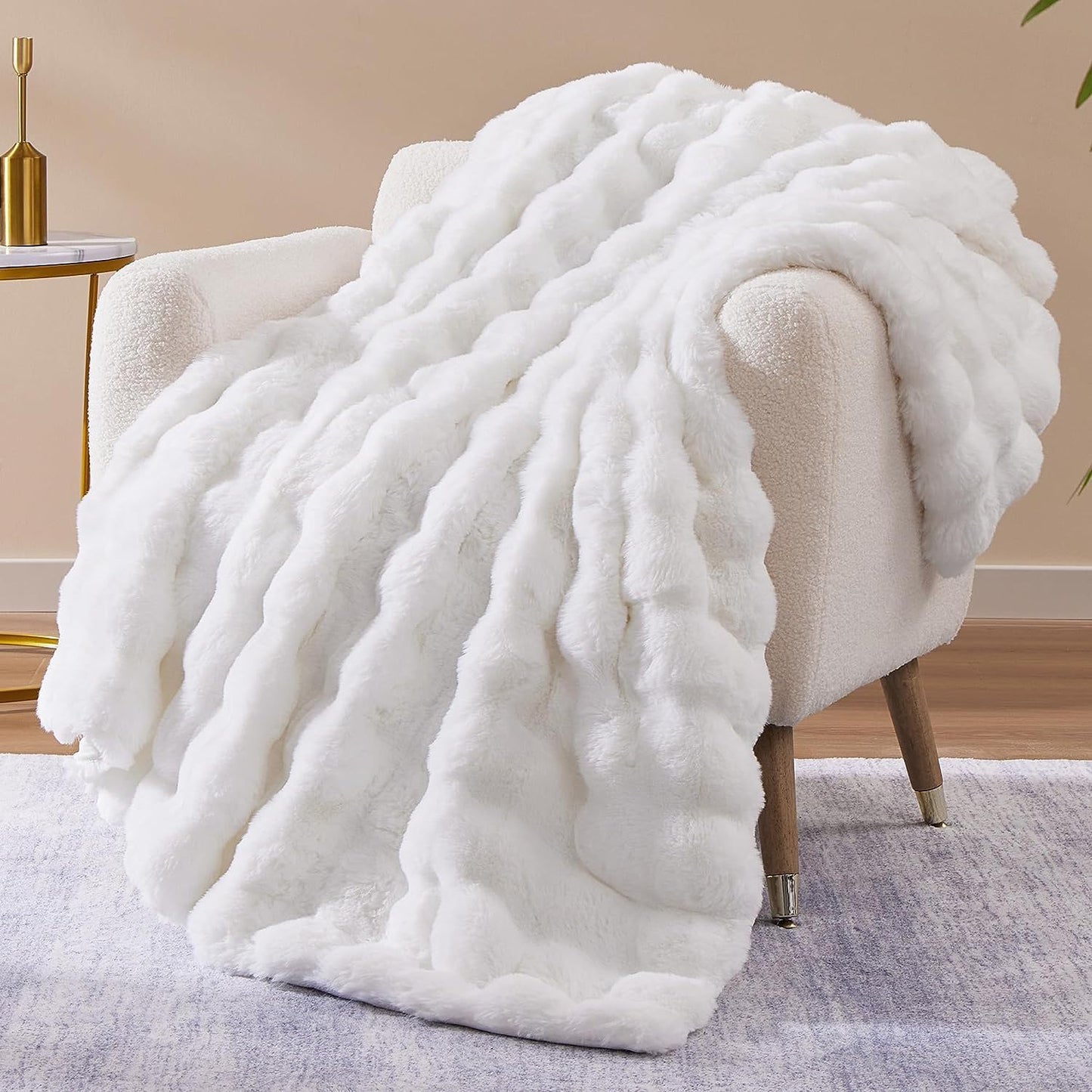 Faux Rabbit Fur Throw Blanket, Luxury Soft Warm Bubble Blanket for Bed, Couch, Sofa, White, 130 X 160 CM