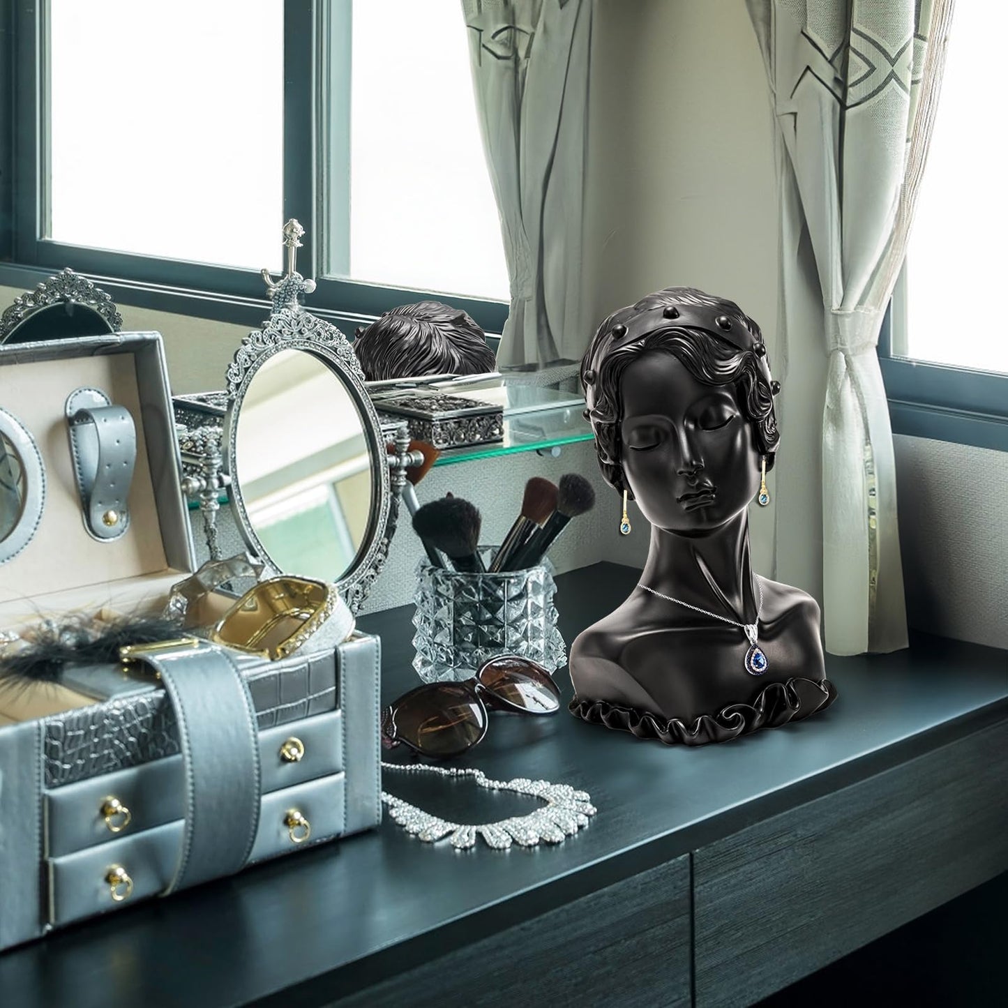SOUJOY Jewelry Display Stand, Beauty Bust Mannequin Earring Stand, Black Resin Pendant, Boutique Display Holder Organizer for Show Jewelry, Necklace