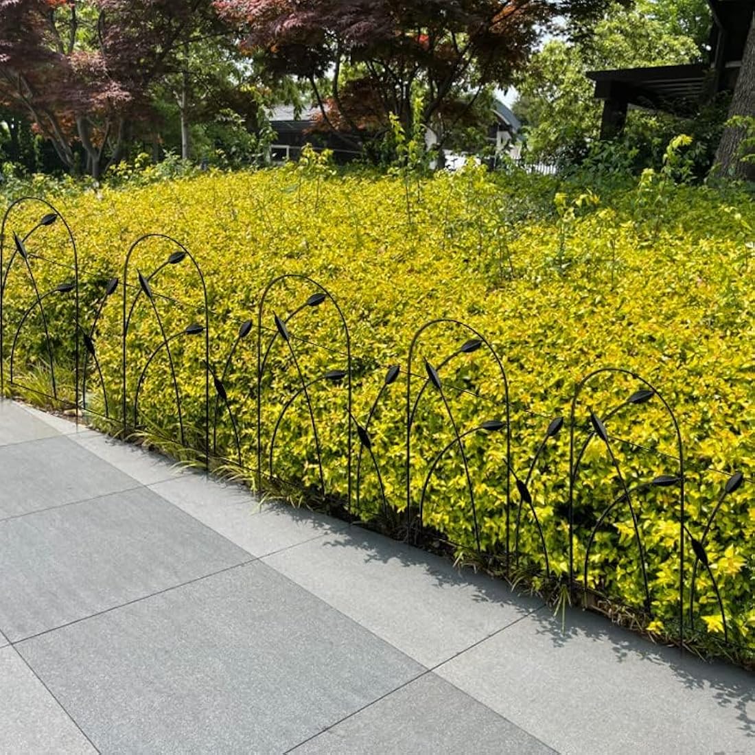 Thealyn Metal Decorative Garden Fence Panels, 82cm.H x 50cm.W (10 Panels, Total Length 4.9m) No Dig Fence Rustproof Wrought Iron Landscape Fencing for Flower Bed, Trees, Animal Barrier, Black