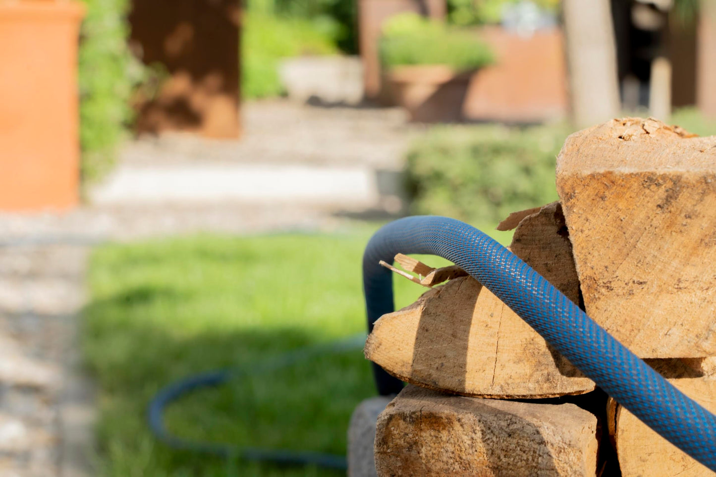 Gardena Liano Xtreme 1/2 inch, 30m set: Extremely robust textile garden hose, for indoor water taps, with PVC inner tube, lightweight,