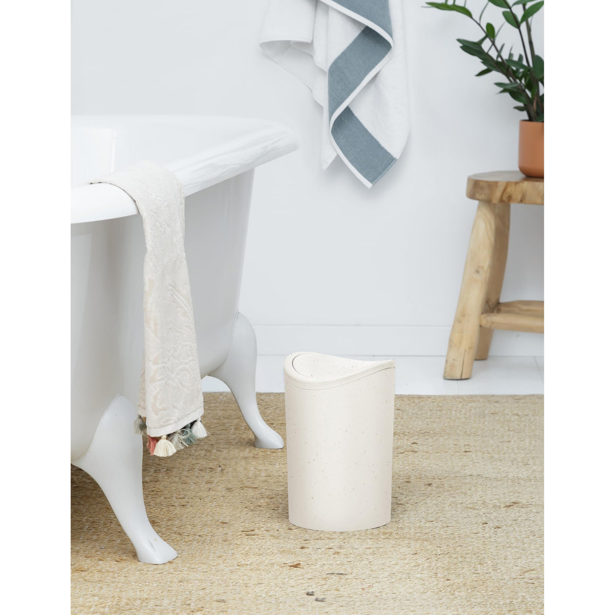 TATAY Bathroom Bin Ecohome Made in Spain Easy to Clean Swing Lid