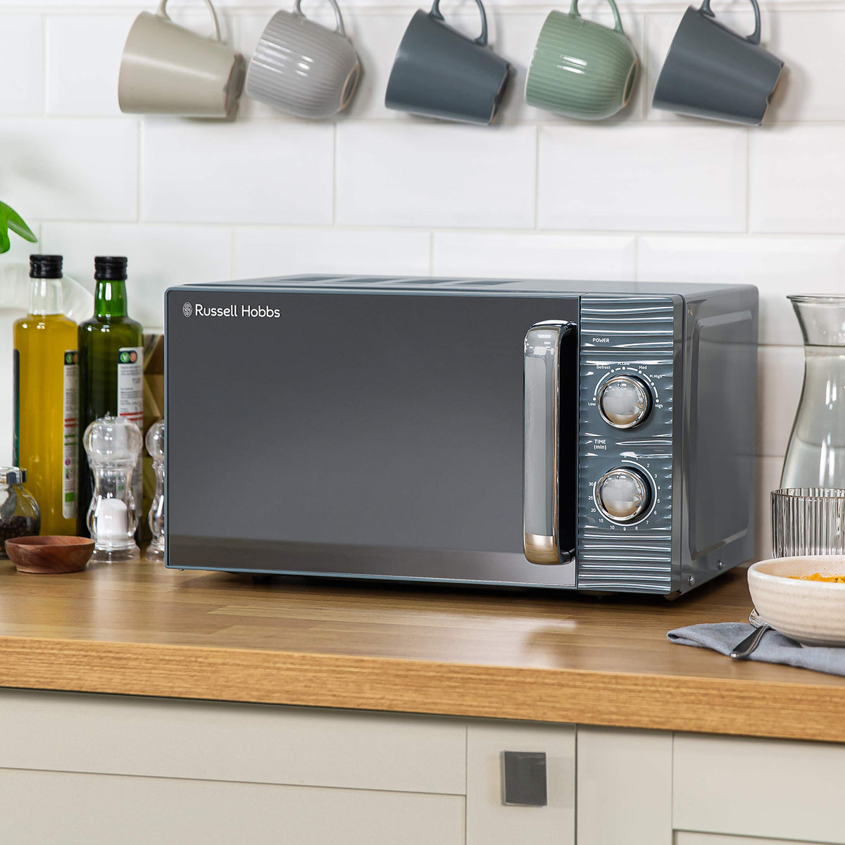 Russell Hobbs RHM1731G Inspire 17L 700w Grey Solo Manual Microwave with 5 Power Levels, Timer, Defrost Setting, Easy Clean