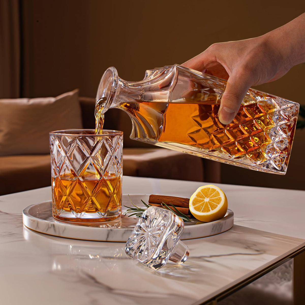LIGHTEN LIFE Whiskey Decanter Set - 849ml With 4 Glasses in Gift Box, No-Lead Premium Bourbon Carafe for Men