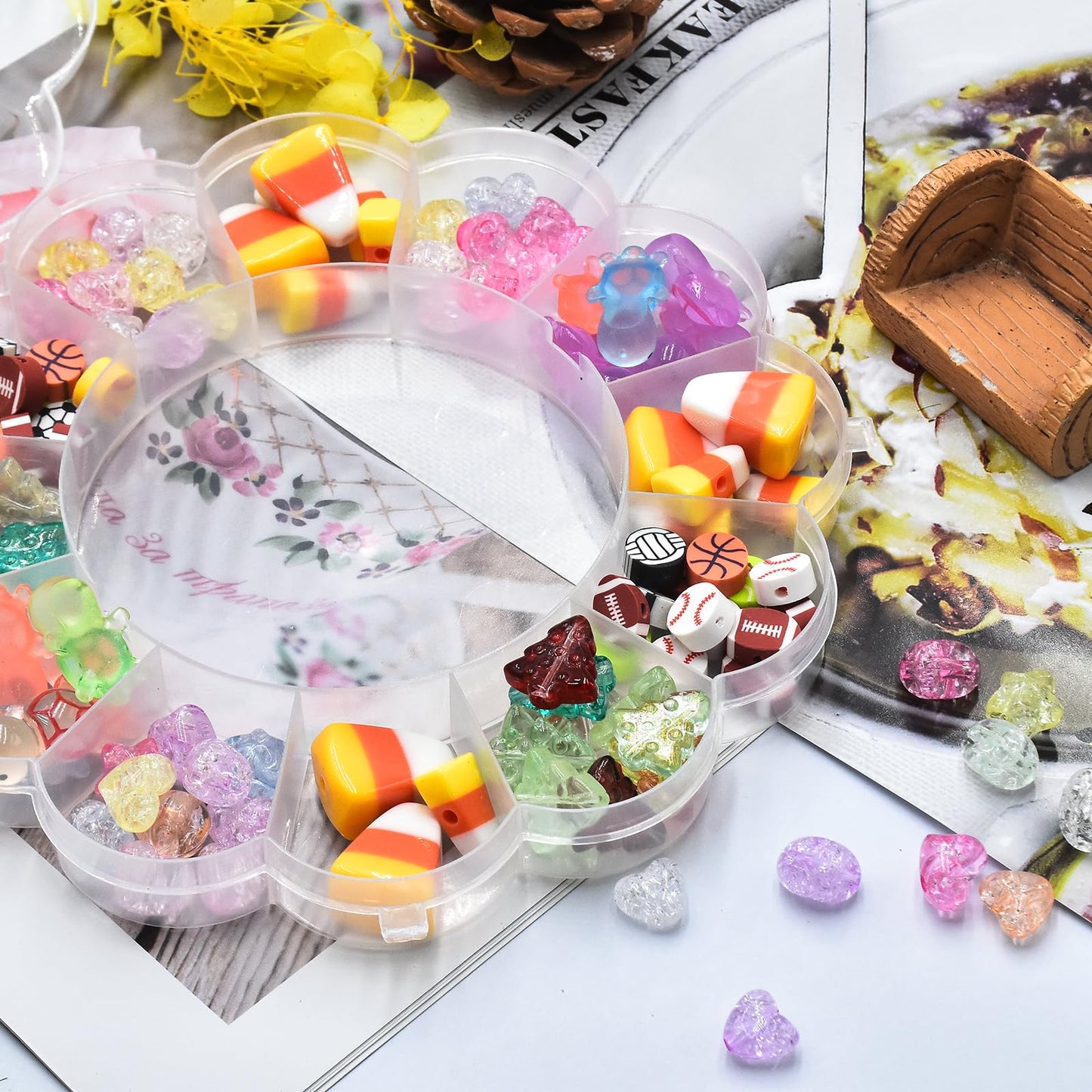 EVERMARKET 13 Grids Clear Plastic Bead Storage Containers，Floral Pattern Flip Top Jewelry Boxes Organizers for Jewelry Making and Crafts，Beads Rings