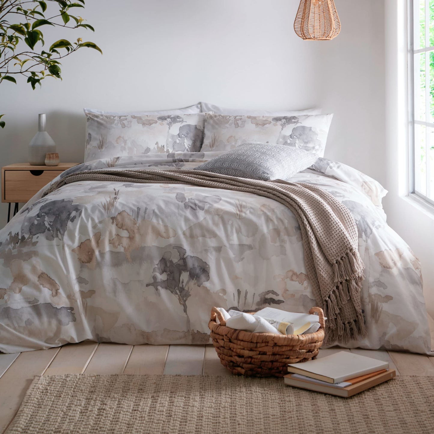Appletree - Linen Landscape Duvet Cover - King Bedding Size (230 x 220cm) - Soft 100% Cotton - 2 Pillowcases - Watercolour Art Bedding in Natural -