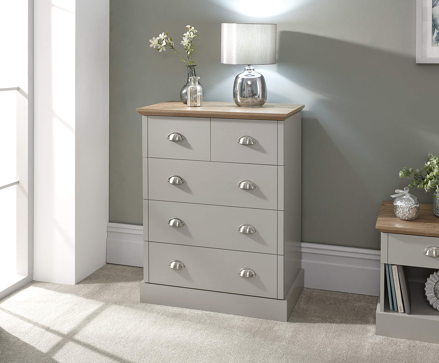 GFW Kendal 2+3 Drawer Chest of Drawers, Light Grey and Oak Effect Bedroom Storage Unit, Country Style Chest with 5 Drawers