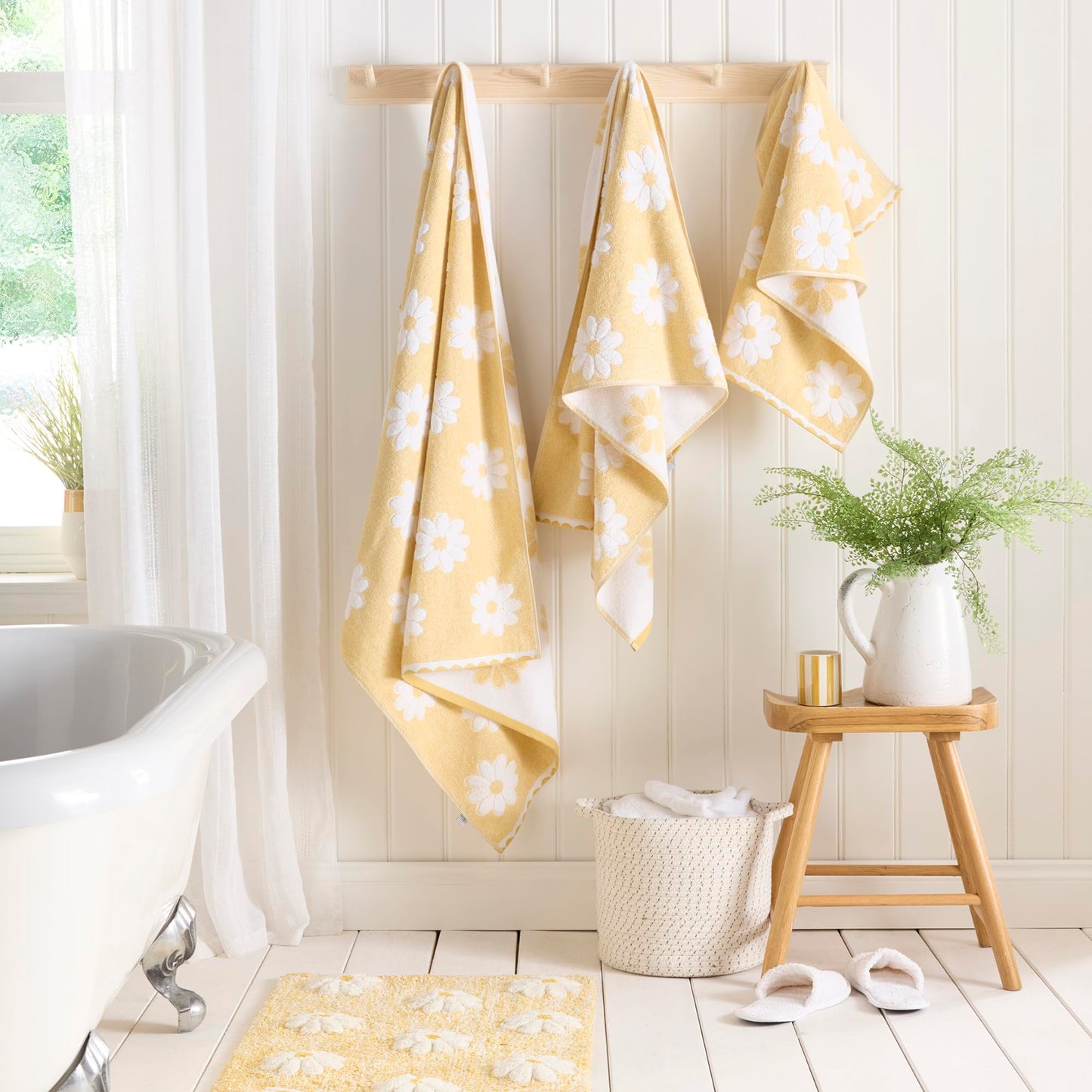 Dreams & Drapes Daisy Floral Hand Towel Ochre – Soft Absorbent Cotton Bathroom Towel with Floral Design, Quick-Dry