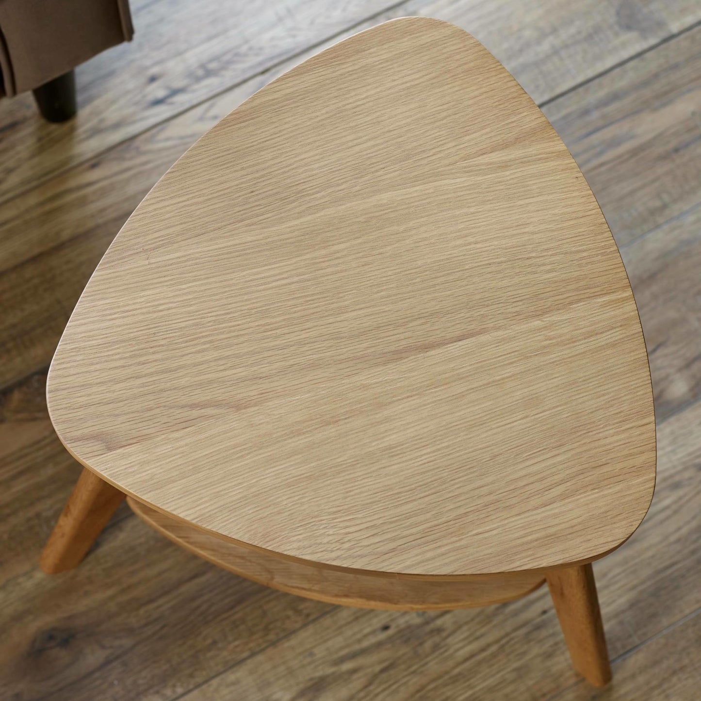 Julian Bowen Vera End Table, Triangle, Oak - H42 x W49.5 x D49.5cm