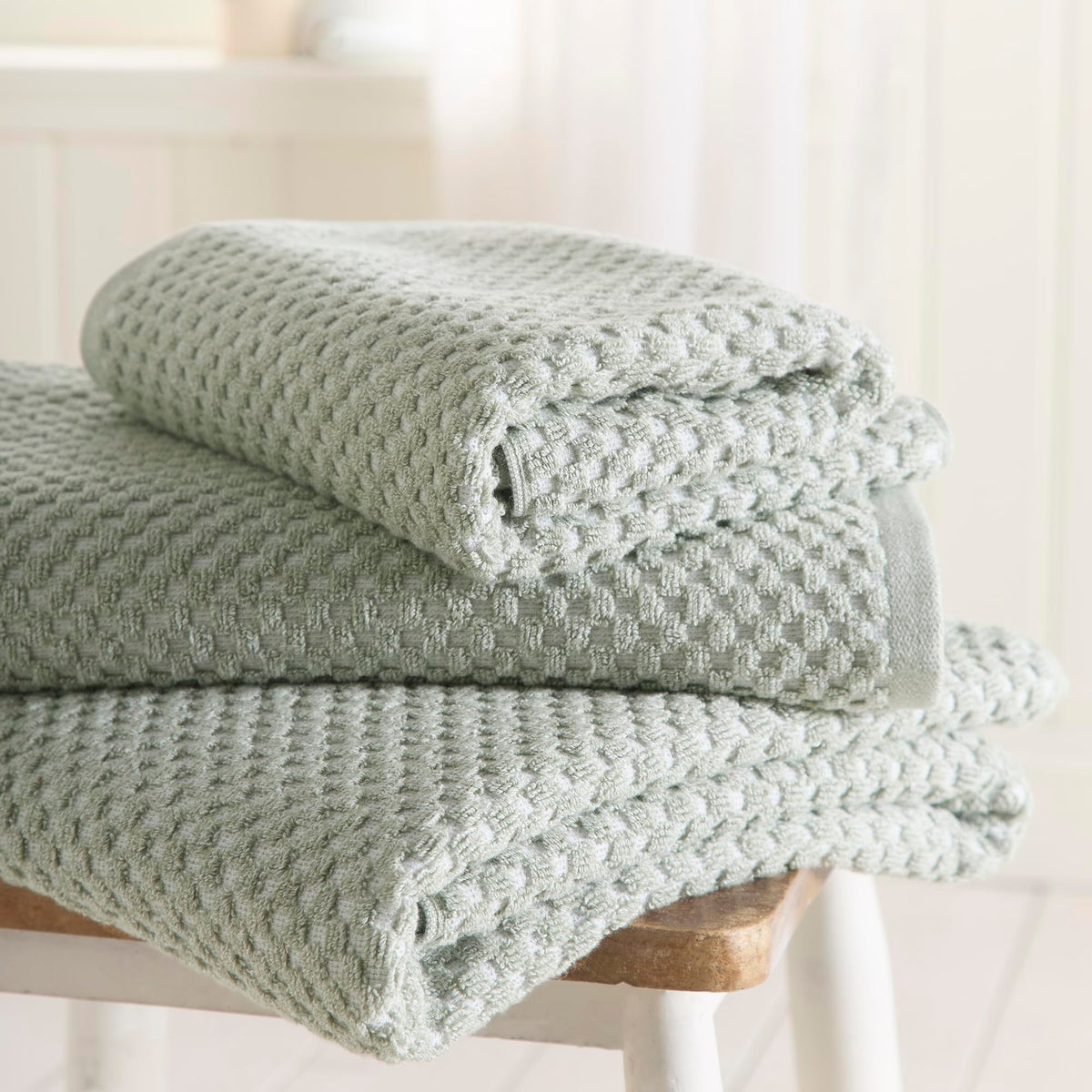 Dreams & Drapes Popcorn Check Bath Towel Green – Soft Absorbent 100% Cotton Jacquard Textured Bathroom Towel, Quick‑Dry